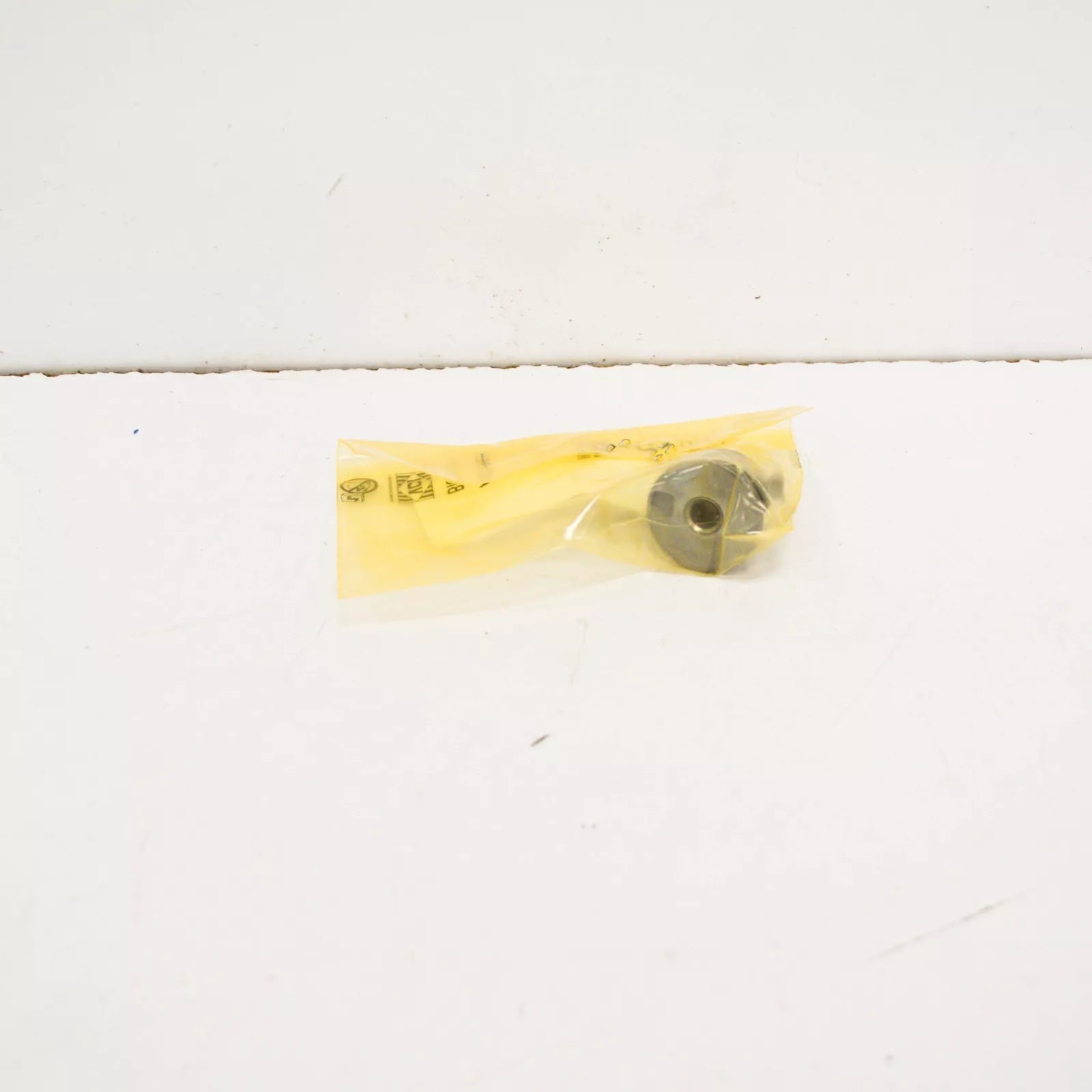 NEW AUDI A6 4F C6 FRONT HEADLIGHT ADJUSTED BOLT 4F0941111 ORIGINAL