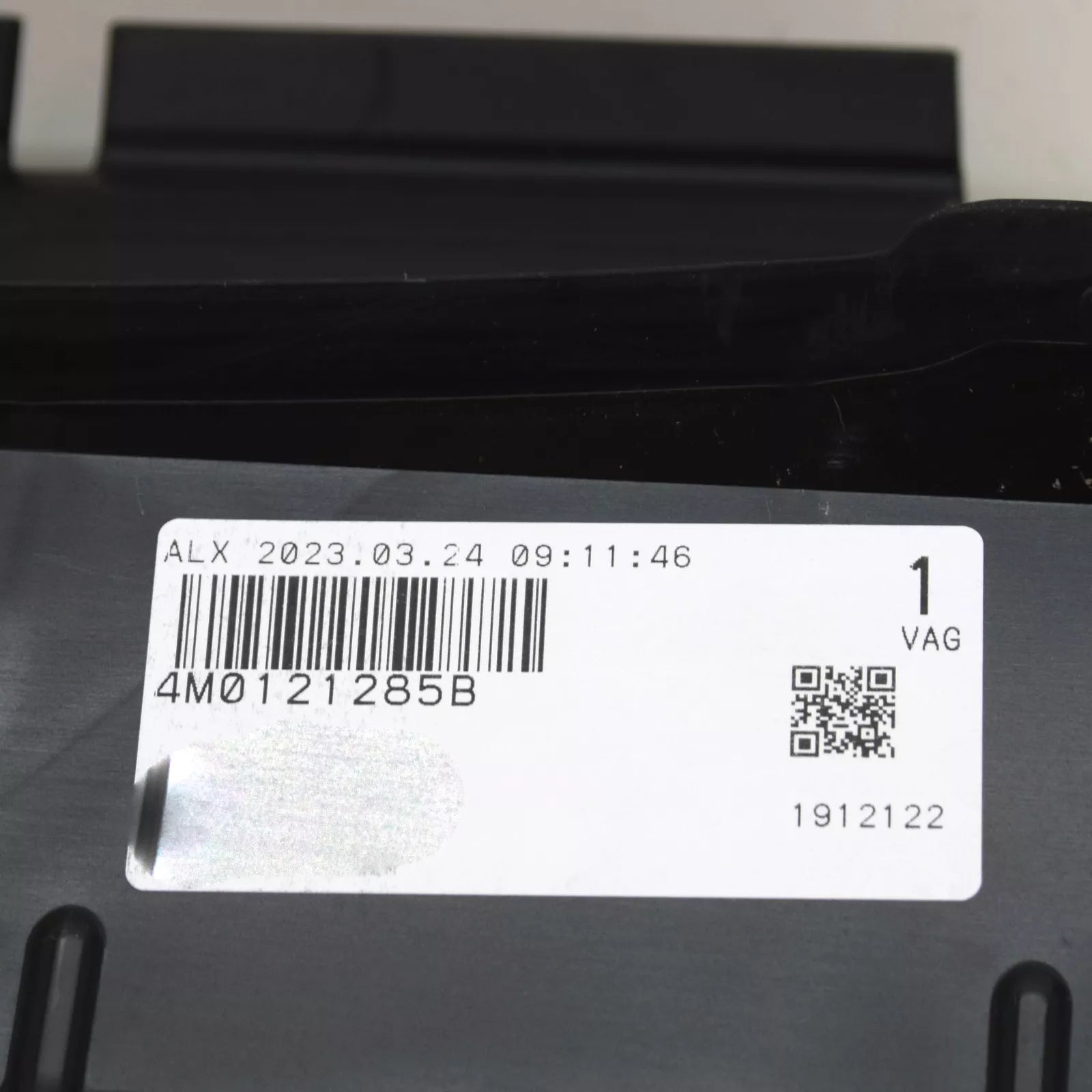 NEW AUDI Q7 4M RADIATOR UPPER AIR DUCT 4M0121285B ORIGINAL