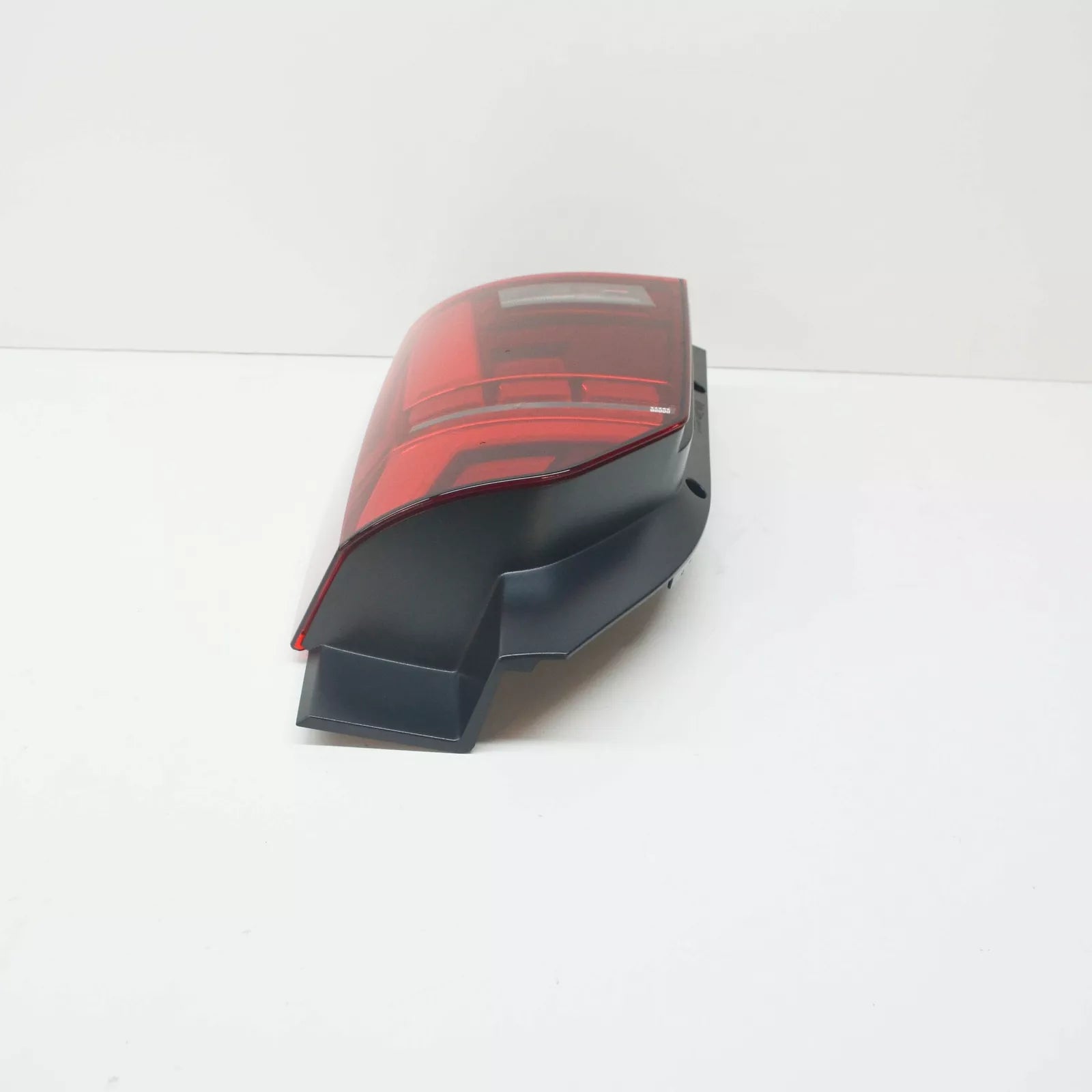 NEW VW MULTIVAN TRANSPORTER REAR RIGHT TAILLIGHT 7LA945208C ORIGINAL