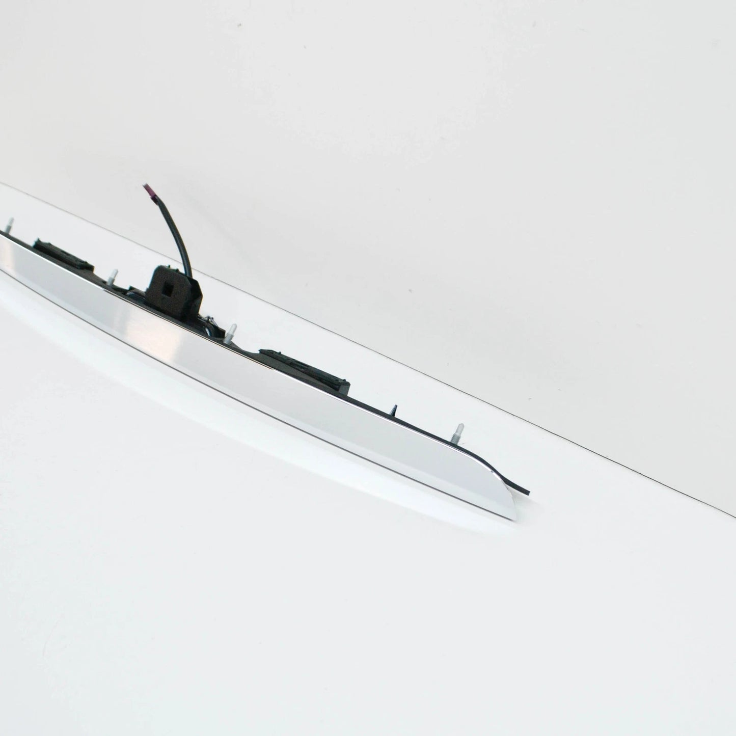 NEW BMW 5 E39 TOURING TRUNK LID GRIP WITH KEY BUTTON CHROM 51137051529 ORIGINAL