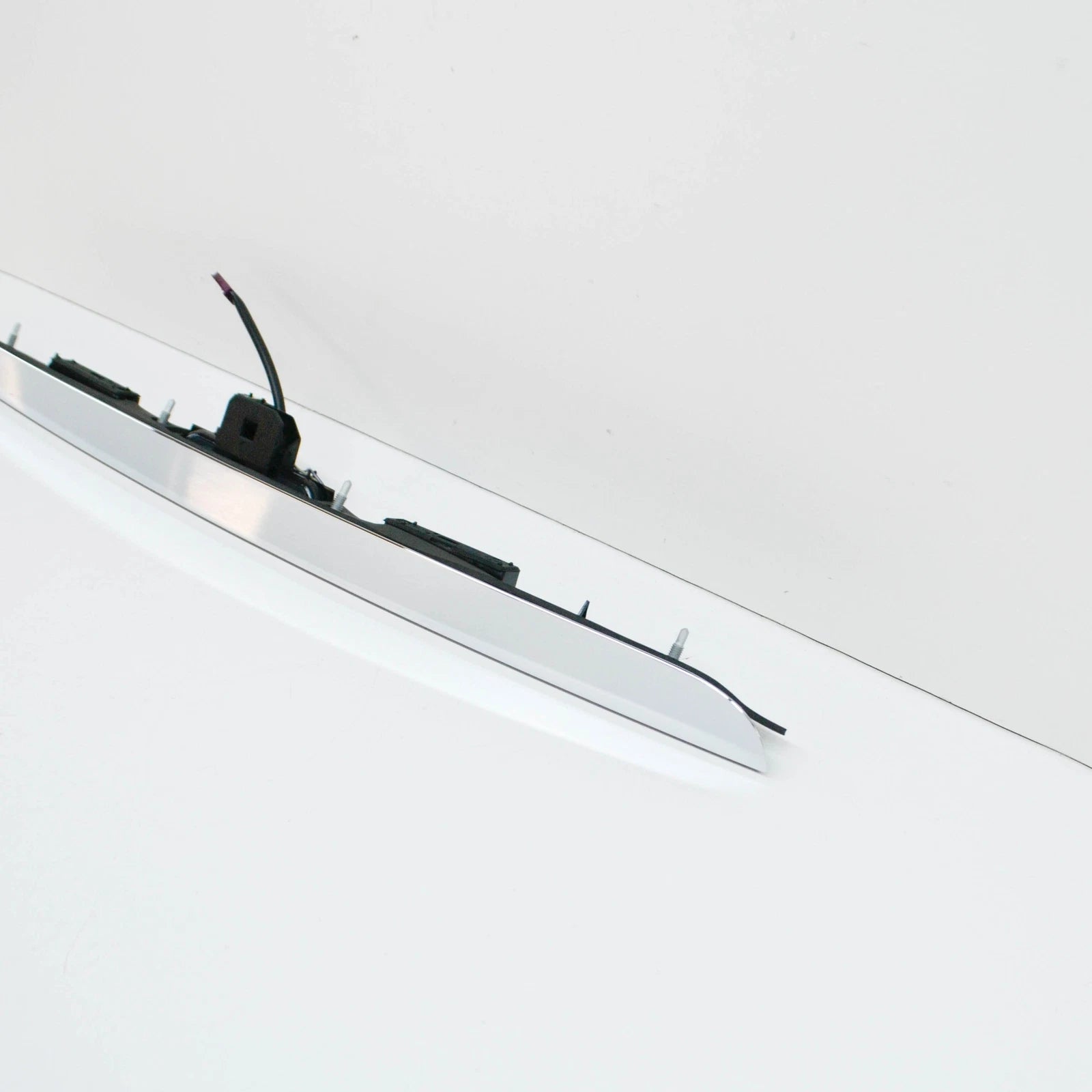 NEW BMW 5 E39 TOURING TRUNK LID GRIP WITH KEY BUTTON CHROM 51137051529 ORIGINAL