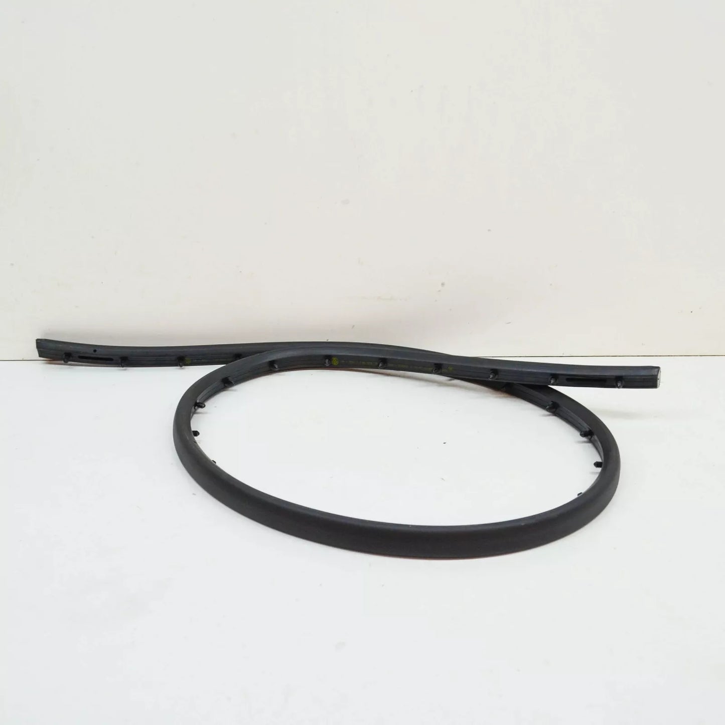 NEW VOLKSWAGEN ID.3 E11 FRONT BONNET HOOD SEAL GASKET 10A823707A