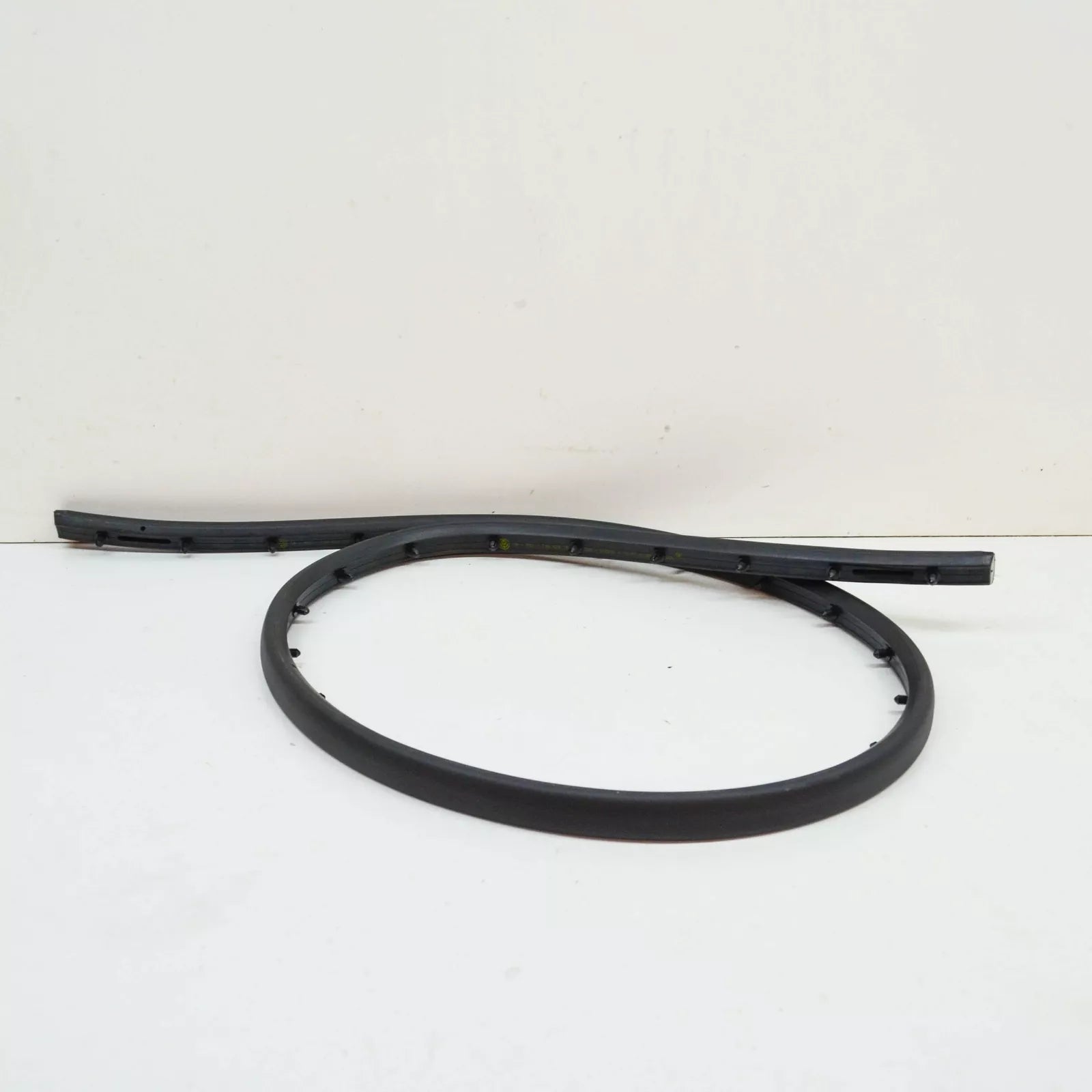 NEW VOLKSWAGEN ID.3 E11 FRONT BONNET HOOD SEAL GASKET 10A823707A