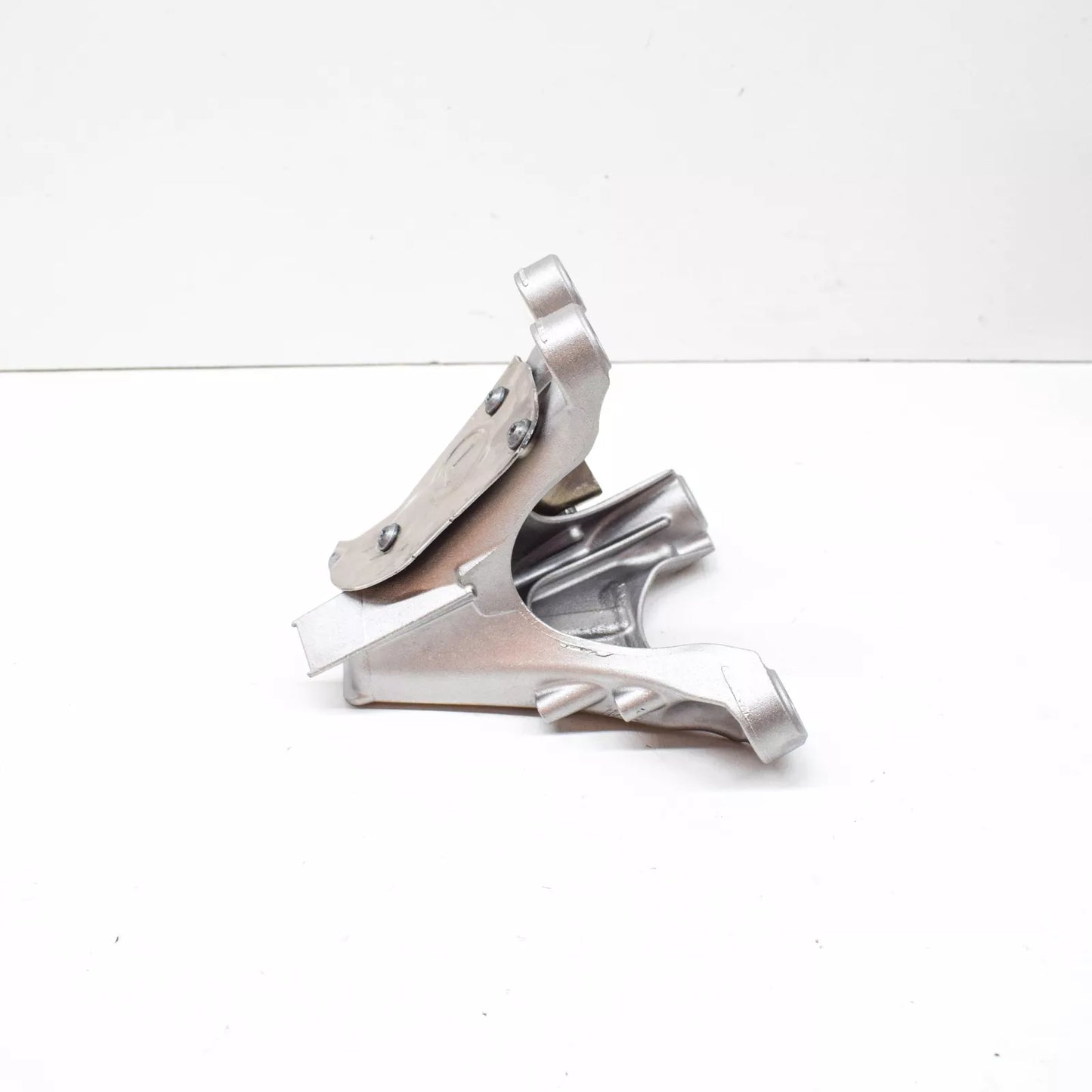 NEW BMW 5 G30 RIGHT ENGINE SUPPORTING BRACKET 6870760 22116870760 ORIGINAL