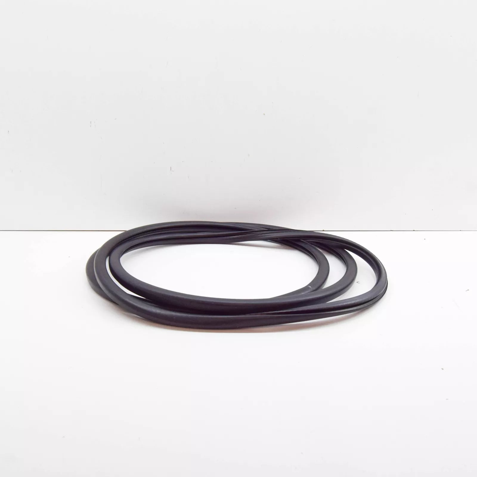 NEW MERCEDES-BENZ SPRINTER 907 REAR SIDE WINDOW SEAL FRAME A9066712720 ORIGINAL