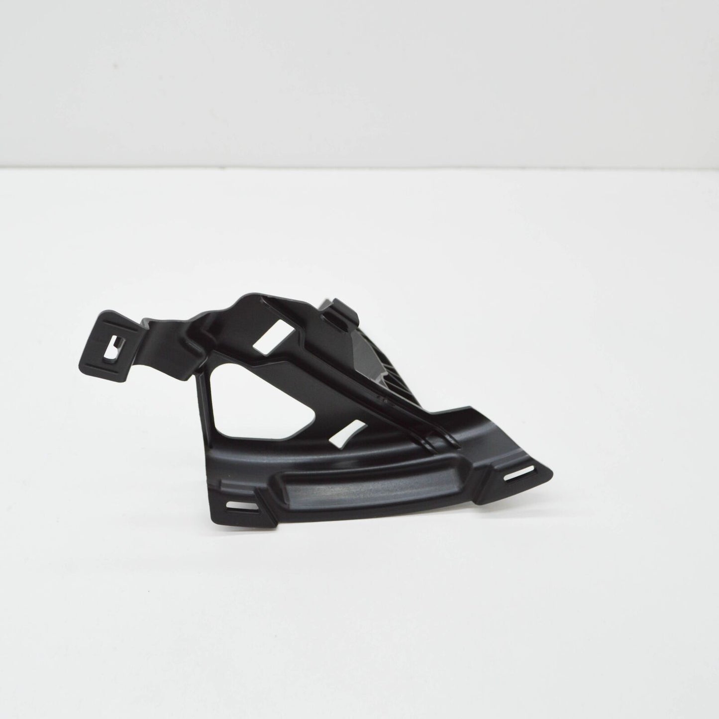 NEW MERCEDES-BENZ C W206 AMG RADIATOR GRILLE LEFT BRACKET A2068885900 ORIGINAL