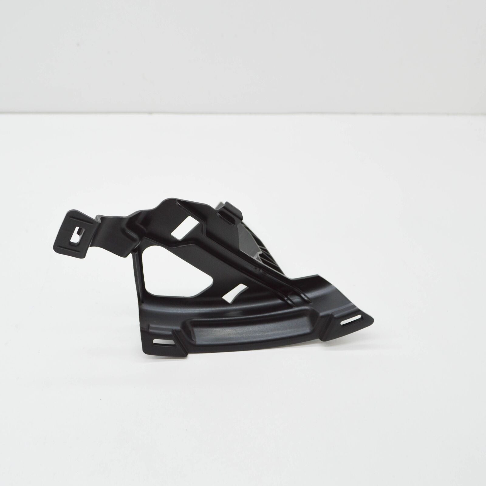 NEW MERCEDES-BENZ C W206 AMG RADIATOR GRILLE LEFT BRACKET A2068885900 ORIGINAL