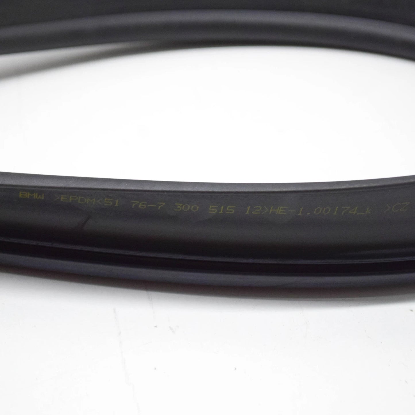 NEW BMW 2 F45 FRONT ENGINE HOOD SEALING 51767300515 7300515 ORIGINAL