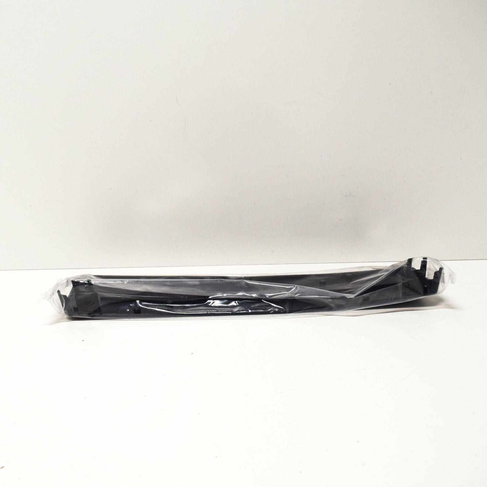 NEW MB CLA W117 FRONT BUMPER LICENSE PLATE BRACKET A1178850081 ORIGINAL