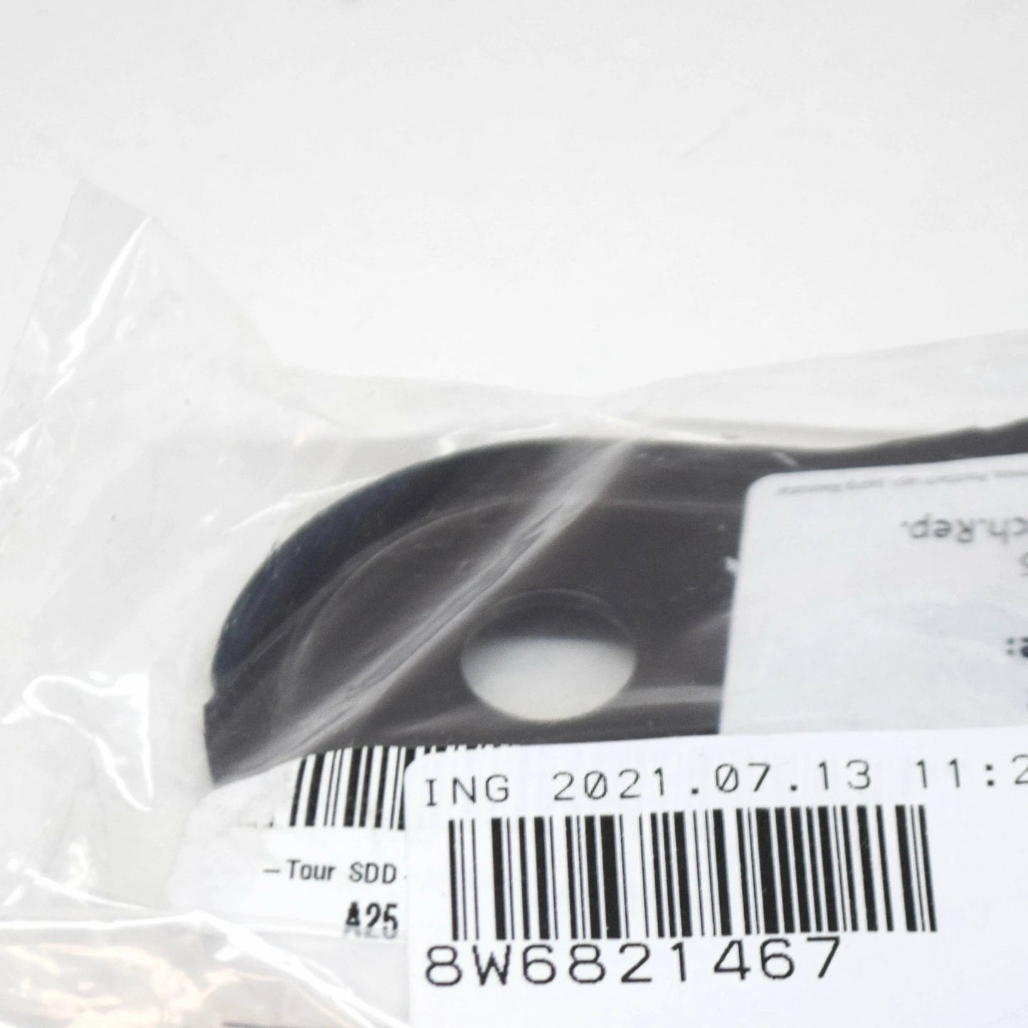 NEW AUDI A5 8W6 FRONT LEFT FENDER BRACKET 8W6821467 ORIGINAL