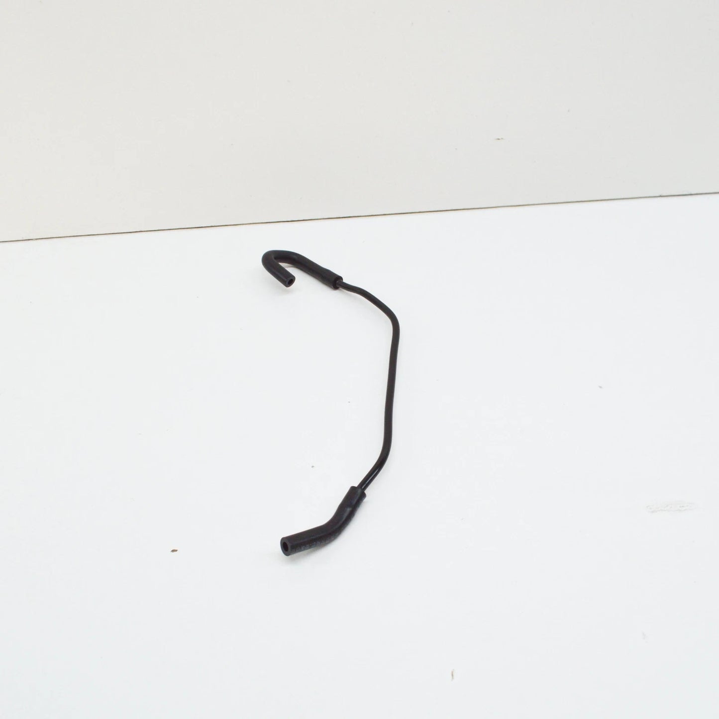 NEW AUDI A4 AVANT B8 ENGINE VACUUM HOSE 03L131552E ORIGINAL