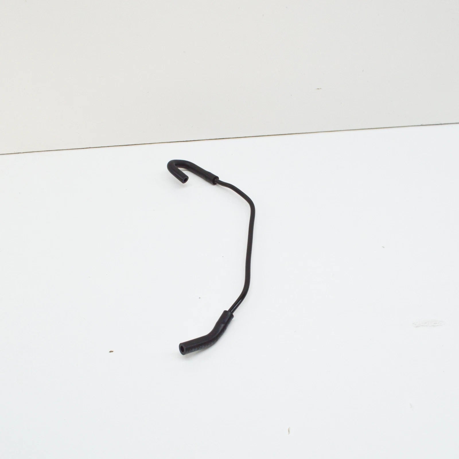 NEW AUDI A4 AVANT B8 ENGINE VACUUM HOSE 03L131552E ORIGINAL