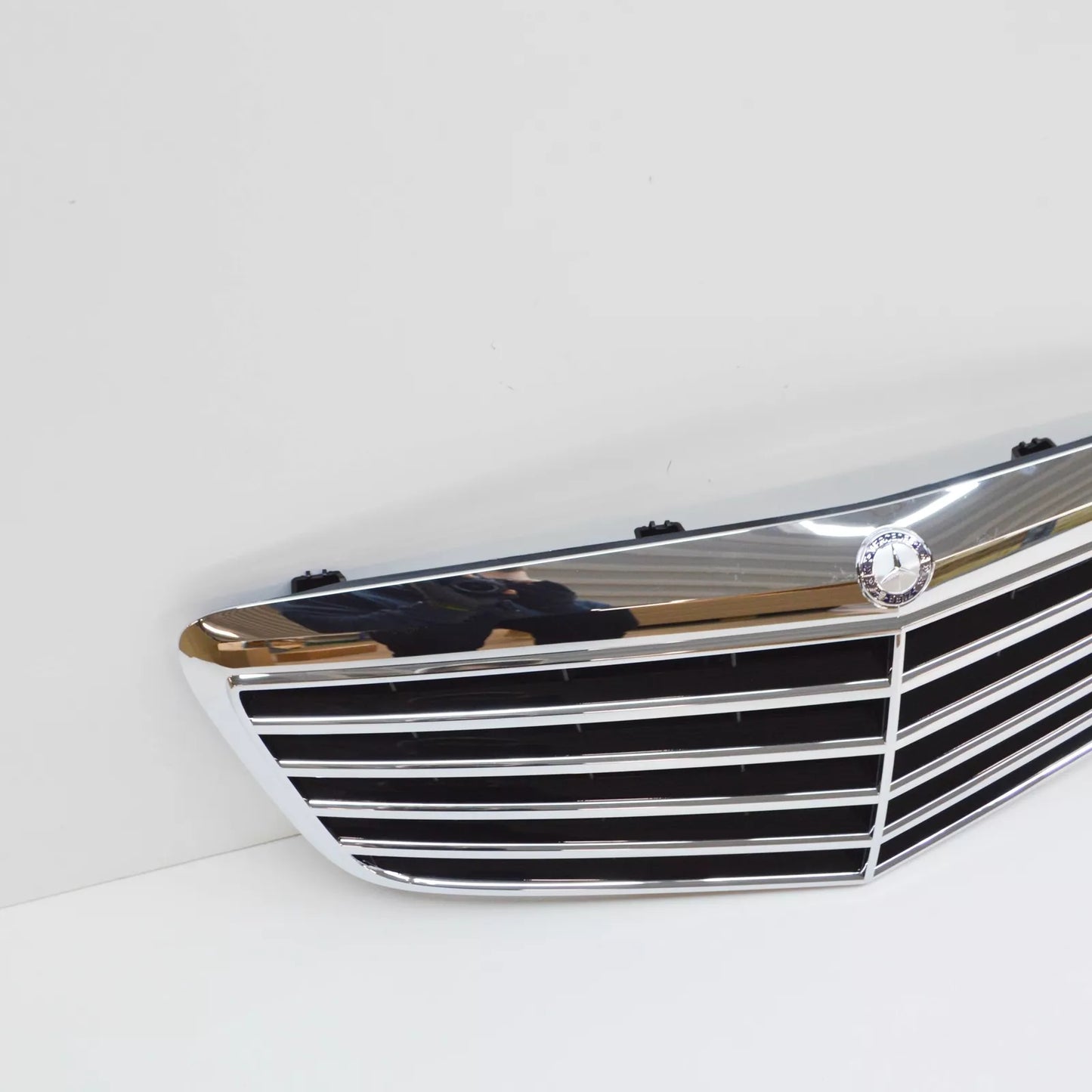NEW MERCEDES-BENZ E W211 RADIATOR GRILLE A21188017839040 ORIGINAL