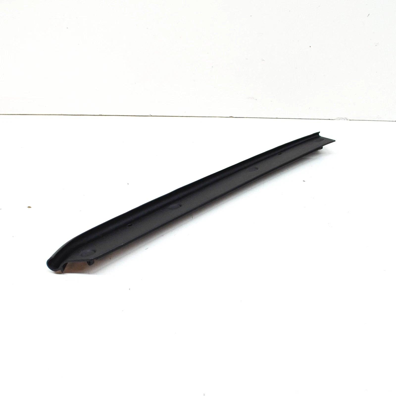 NEW AUDI Q8 FRONT RIGHT BONNET HOOD DEFLECTOR 4M8823126 ORIGINAL