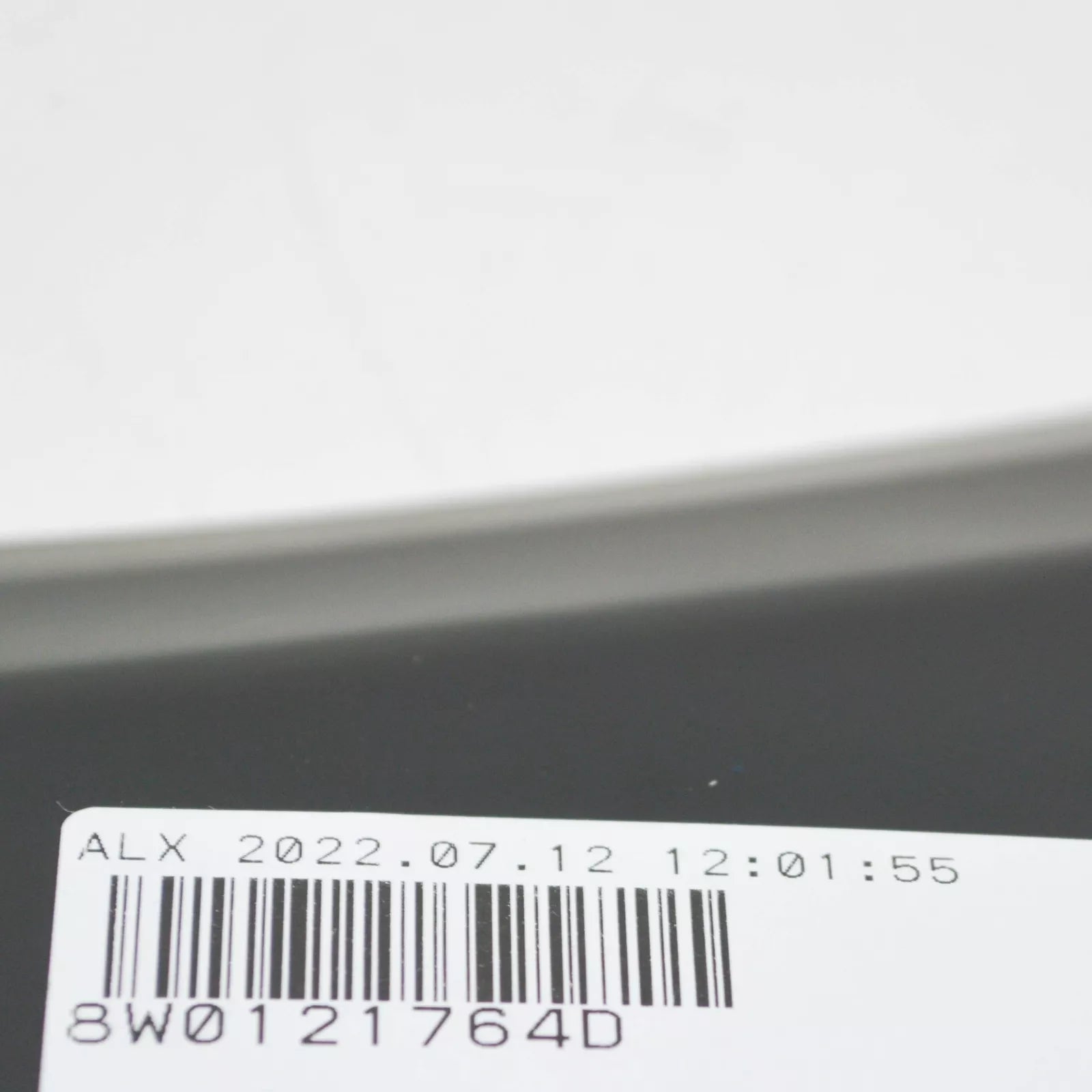 NEW AUDI A4 AVANT B9 RIGHT AIR GUIDE 8W0121764D ORIGINAL