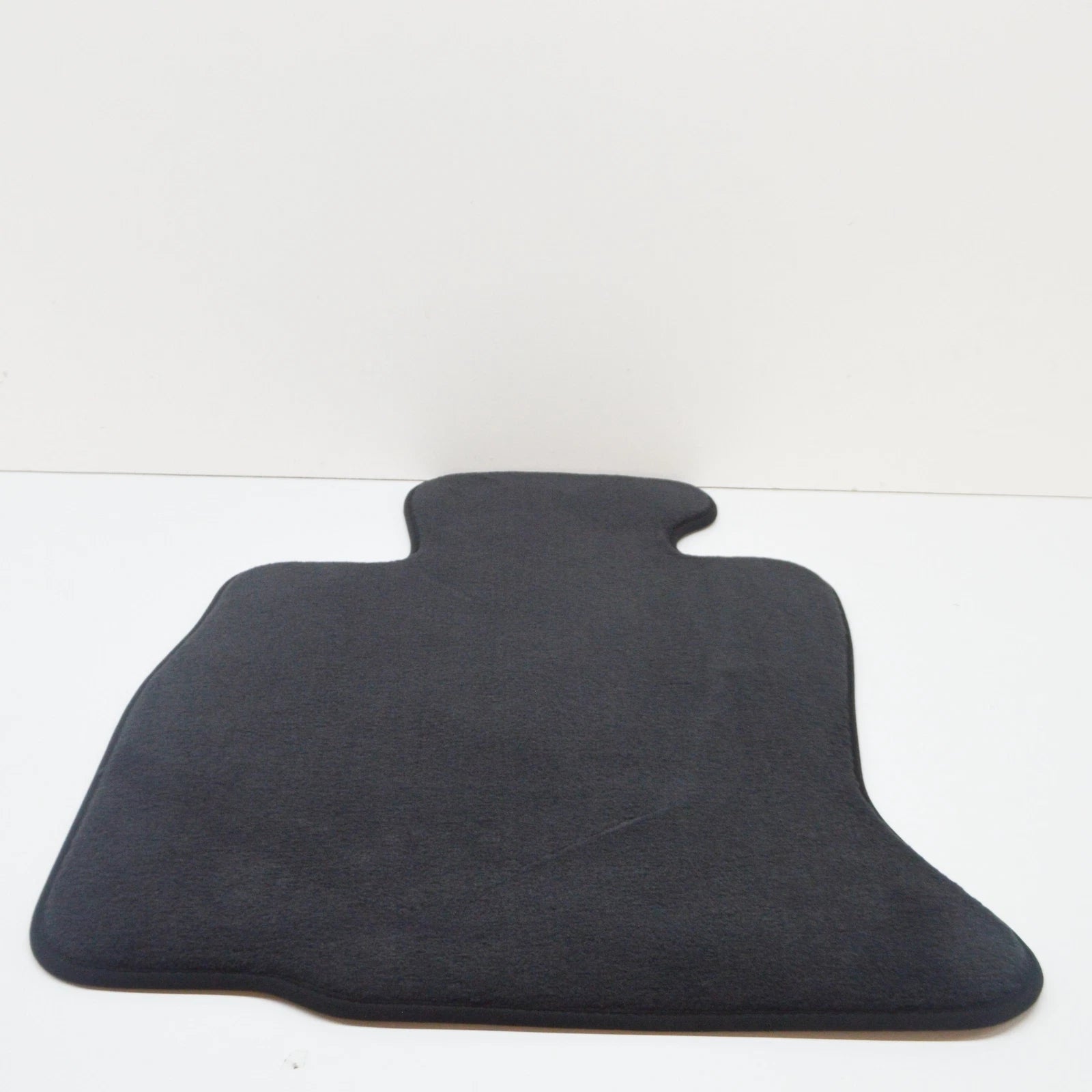 NEW BMW 6 COUPE F13 FRONT LEFT FLOOR MAT 7230401 51477230401 ORIGINAL