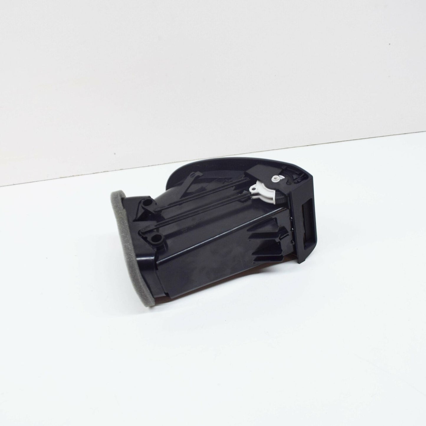 NEW MB VITO W639 DASHBOARD RIGHT OUTSIDE LATERAL NOZZLE A63983002549F75 ORIGINAL