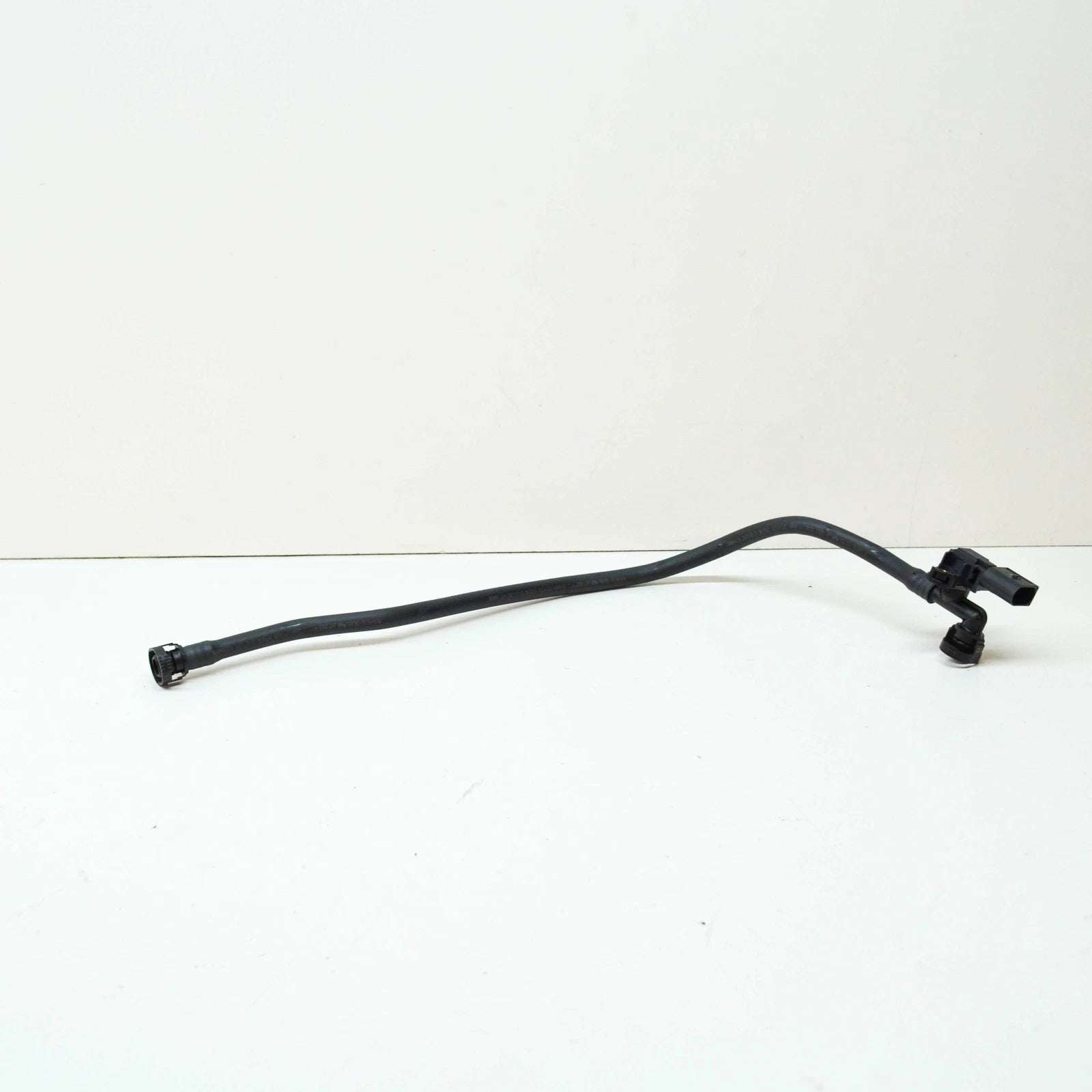 NEW BMW 3 F30 FUEL TANK EVAPORATOR W PRESSURE LINE 13907643105 ORIGINAL