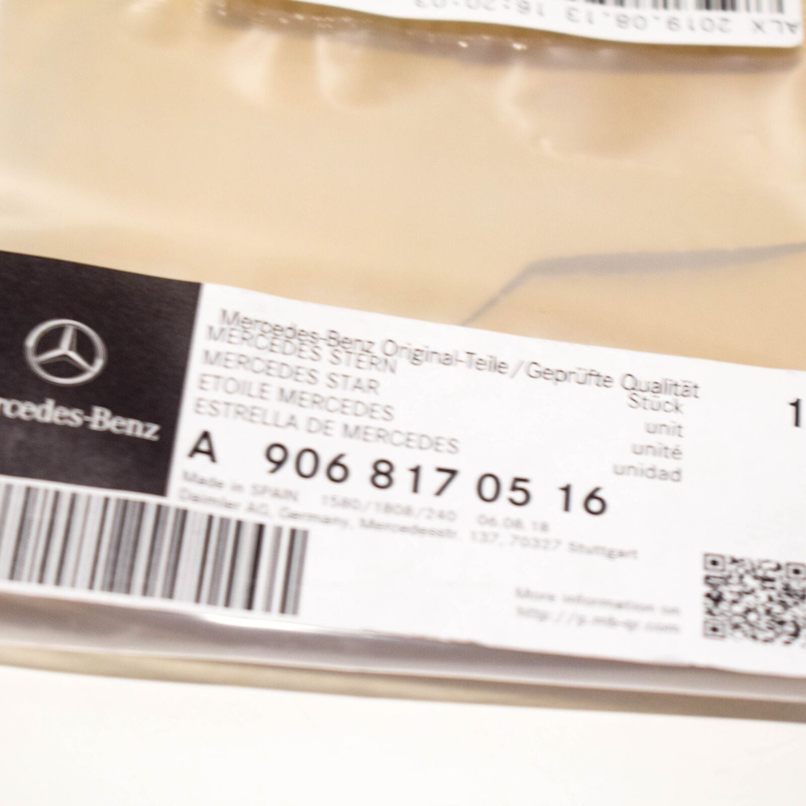 NEW MB SPRINTER 906 REAR CROSS MEMBER EMBLEM BADGE A9068170516 ORIGINAL