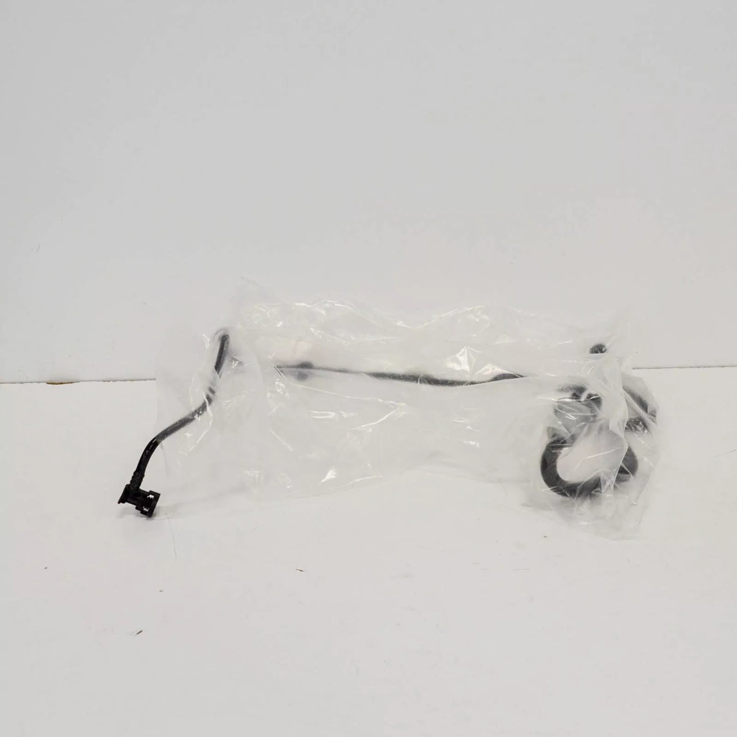 NEW AUDI Q2 CONNECTION PIPE HOSE 04E133366CT ORIGINAL