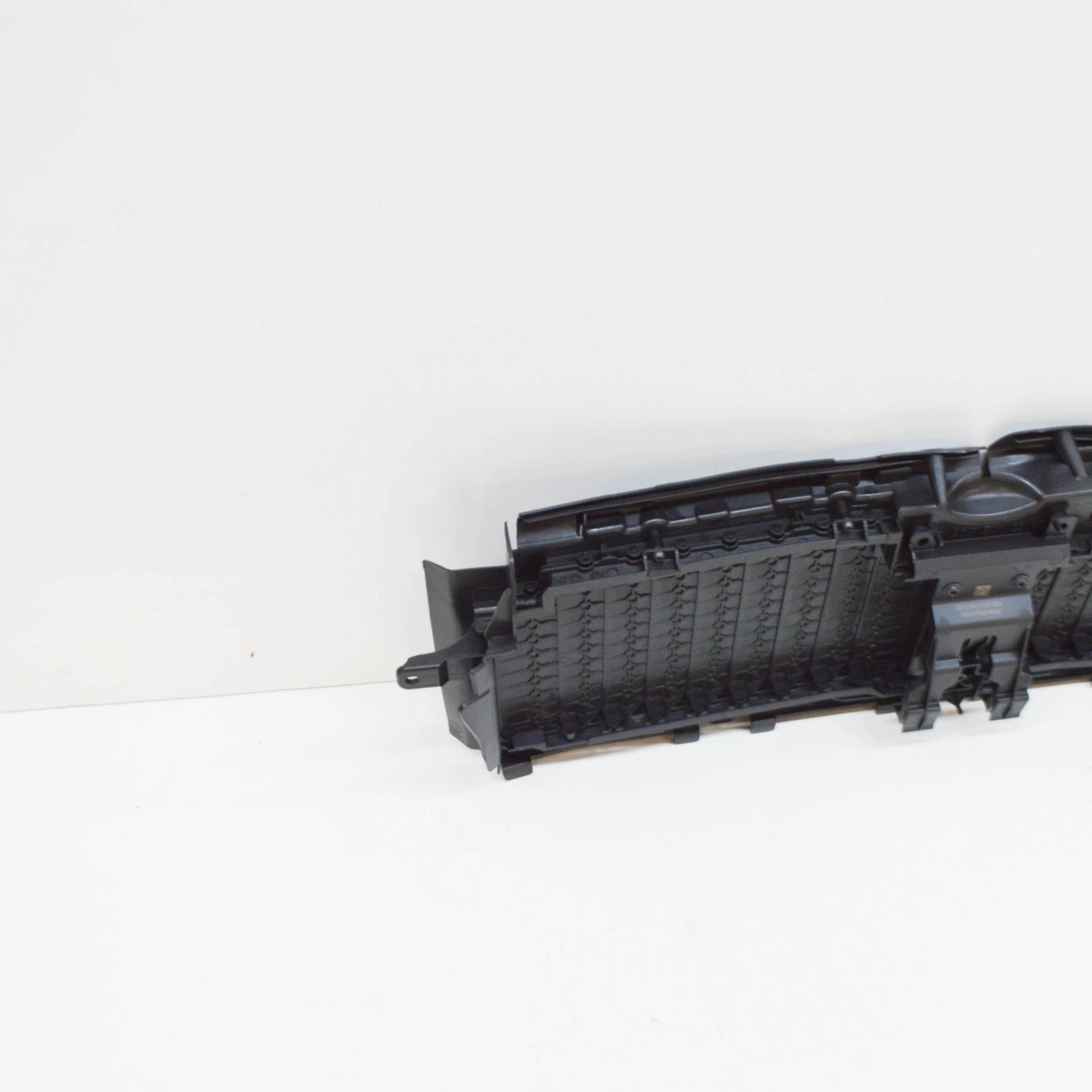 NEW MERCEDES-BENZ CLS C257 UPPER AIR REGULATION SYSTEM A2135002300 ORIGINAL