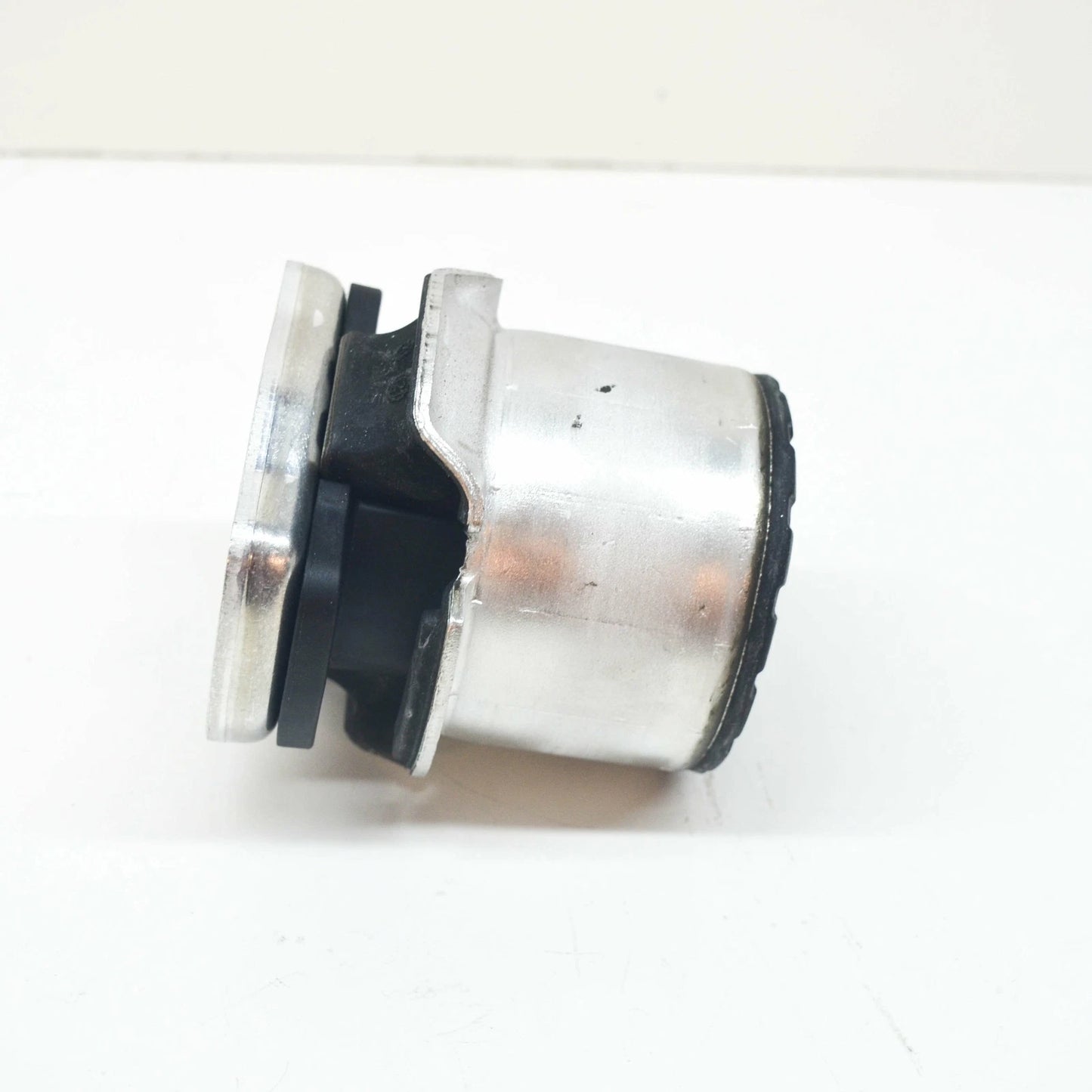 NEW AUDI A5 SPORTBACK 8W6 REAR BONDED RUBBER BUSH 8W0505145F ORIGINAL