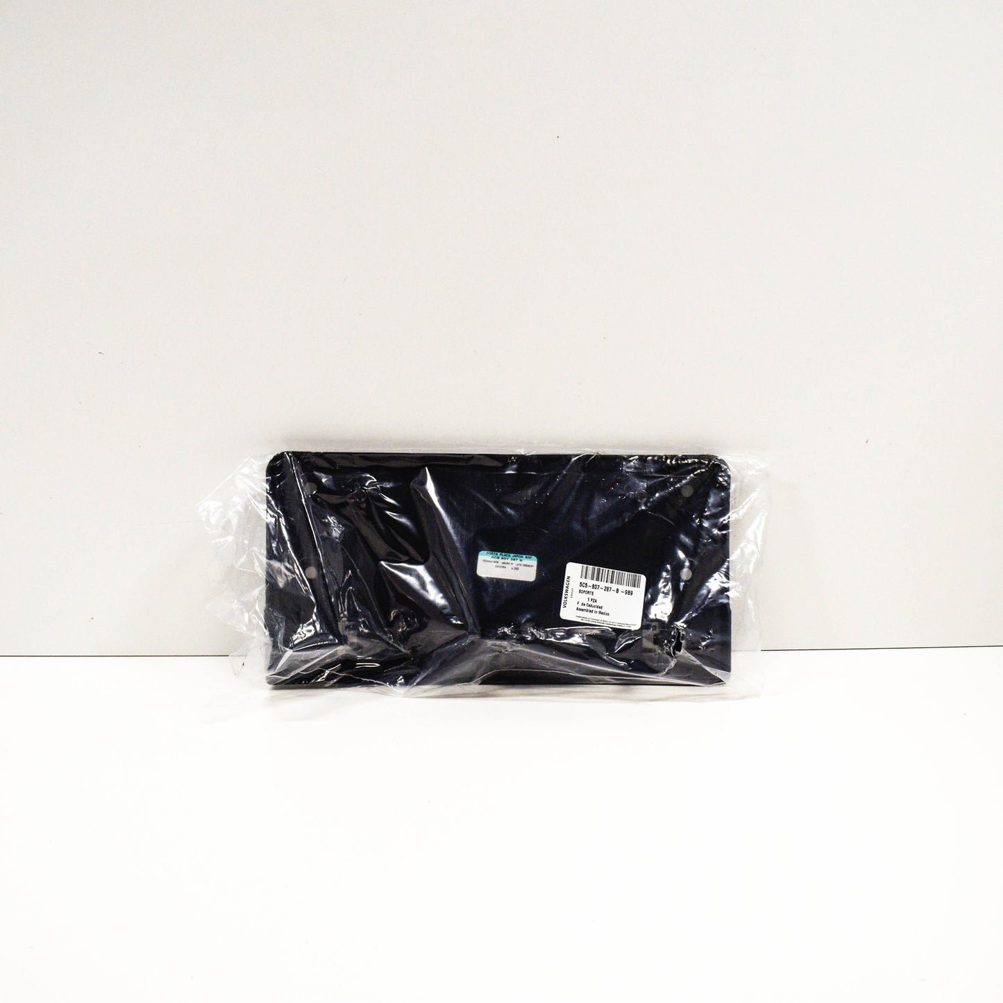 NEW VOLKSWAGEN BEETLE 5C FRONT BUMPER LICENSE PLATE HOLDER 5C5807287B9B9