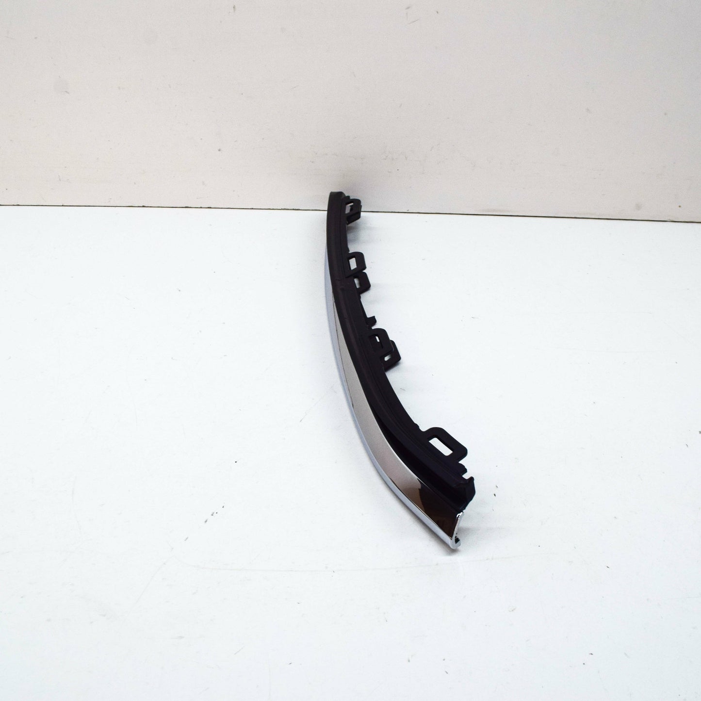 NEW VW GOLF MK7 FRONT RIGHT BUMPER MOLDING TRIM W CHROME 5G0854662FRYP ORIGINAL