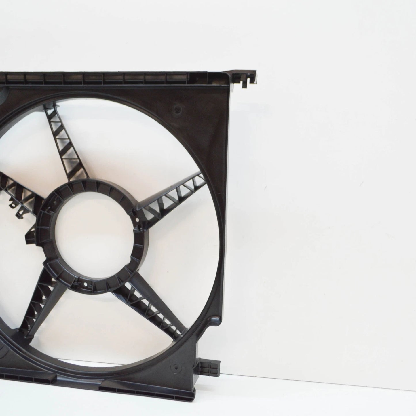 NEW BMW F45 F46 F55 F56 RADIATOR FAN SHROUD 600-850W 7637189 17427637189