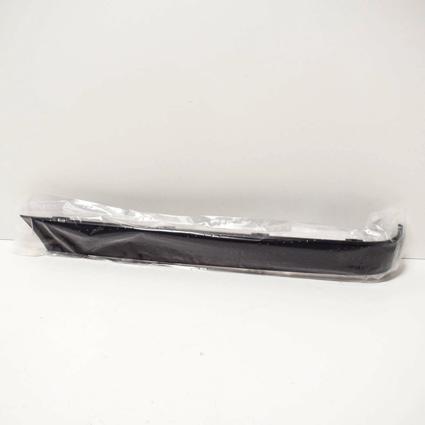 NEW BMW 3 E30 REAR LEFT MOLDING STRIP 51121945927 1945927 ORIGINAL