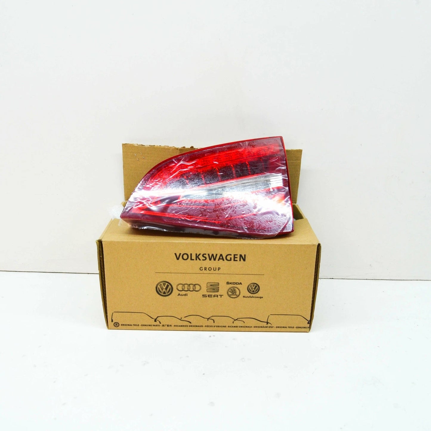 NEW AUDI A4 ALLROAD B8 REAR RIGHT TAILLIGHT LED LAMP 8K9945094F ORIGINAL