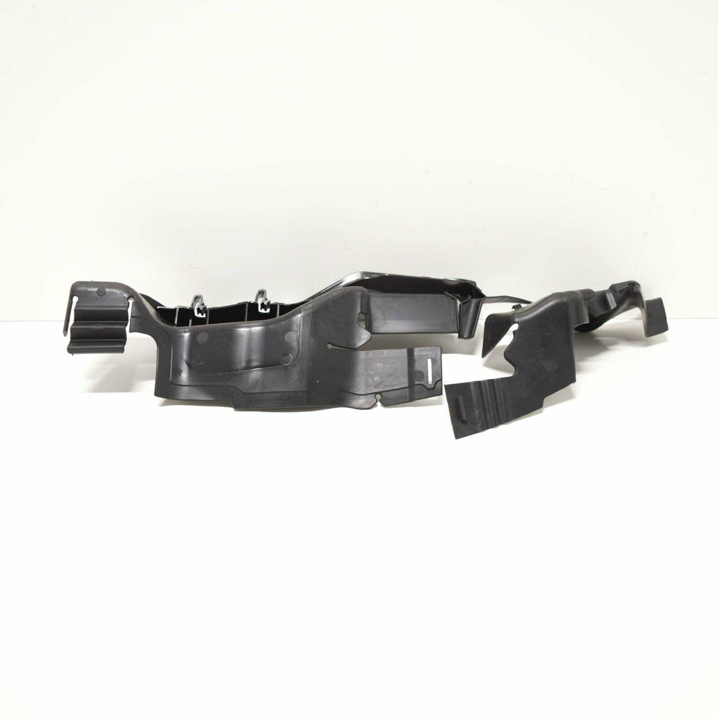 NEW AUDI A3 8V1 RADIATOR RIGHT SUPPORT AIR BAFFLE 8V0121284L ORIGINAL