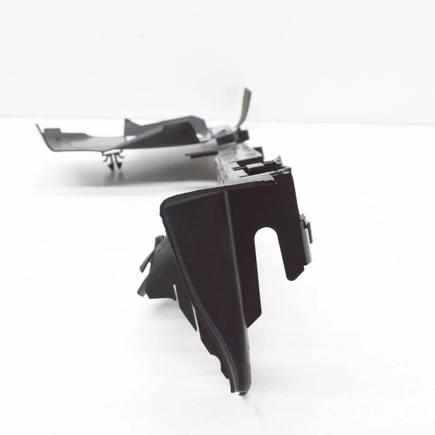 NEW AUDI Q3 F3 RIGHT RADIATOR AIR GUIDE 82A121284C ORIGINAL