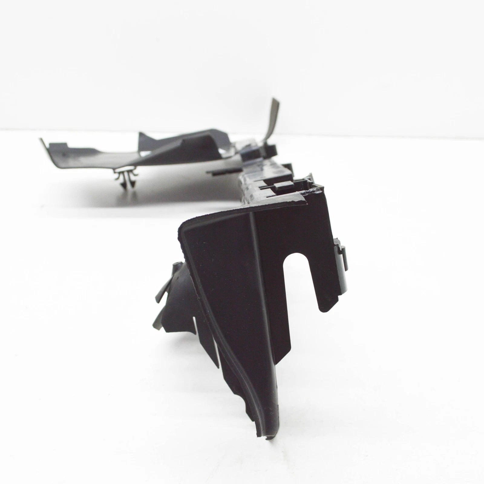 NEW AUDI Q3 F3 RIGHT RADIATOR AIR GUIDE 82A121284C ORIGINAL