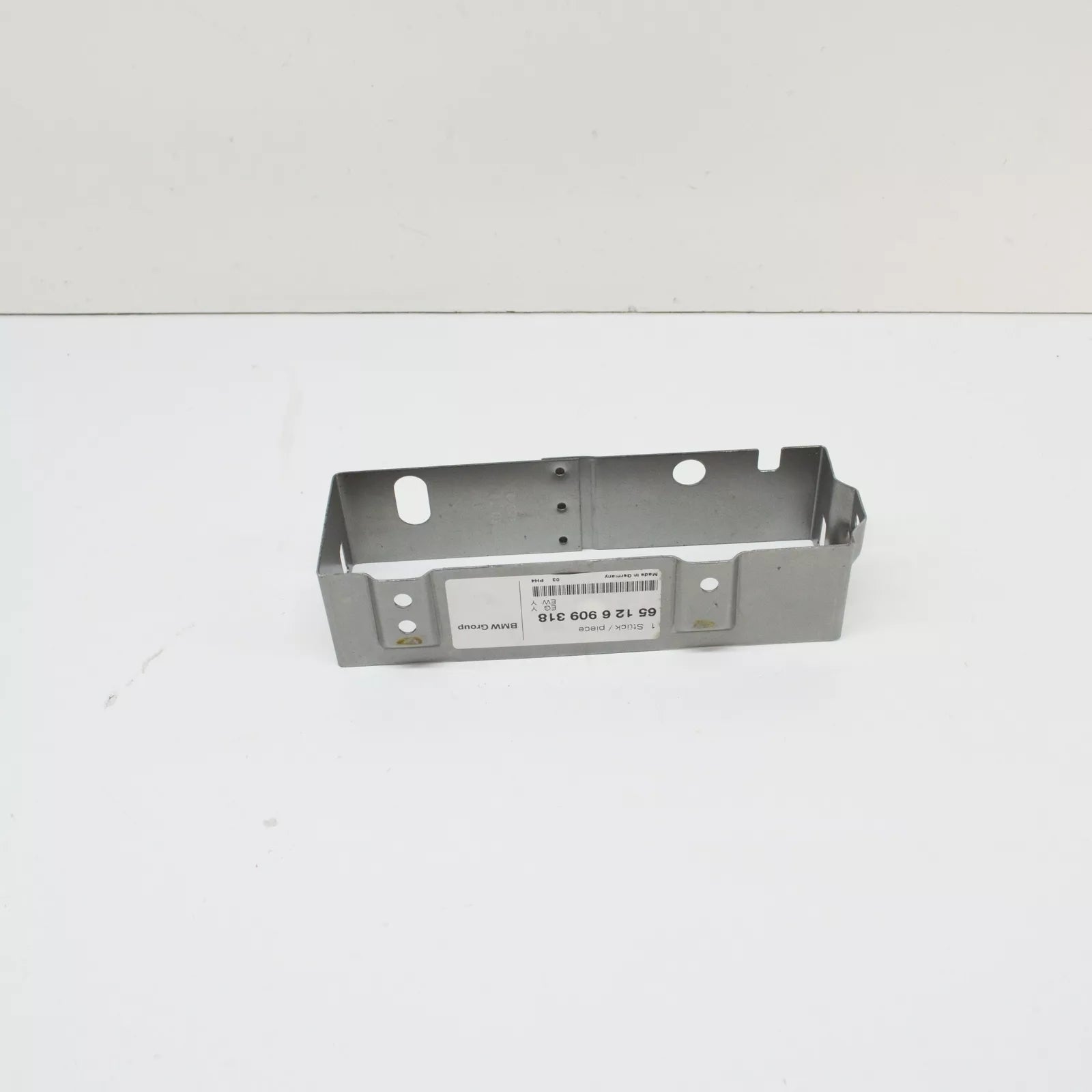 NEW BMW 5 E60 CD CHANGER BRACKET 6909318 65126909318 ORIGINAL