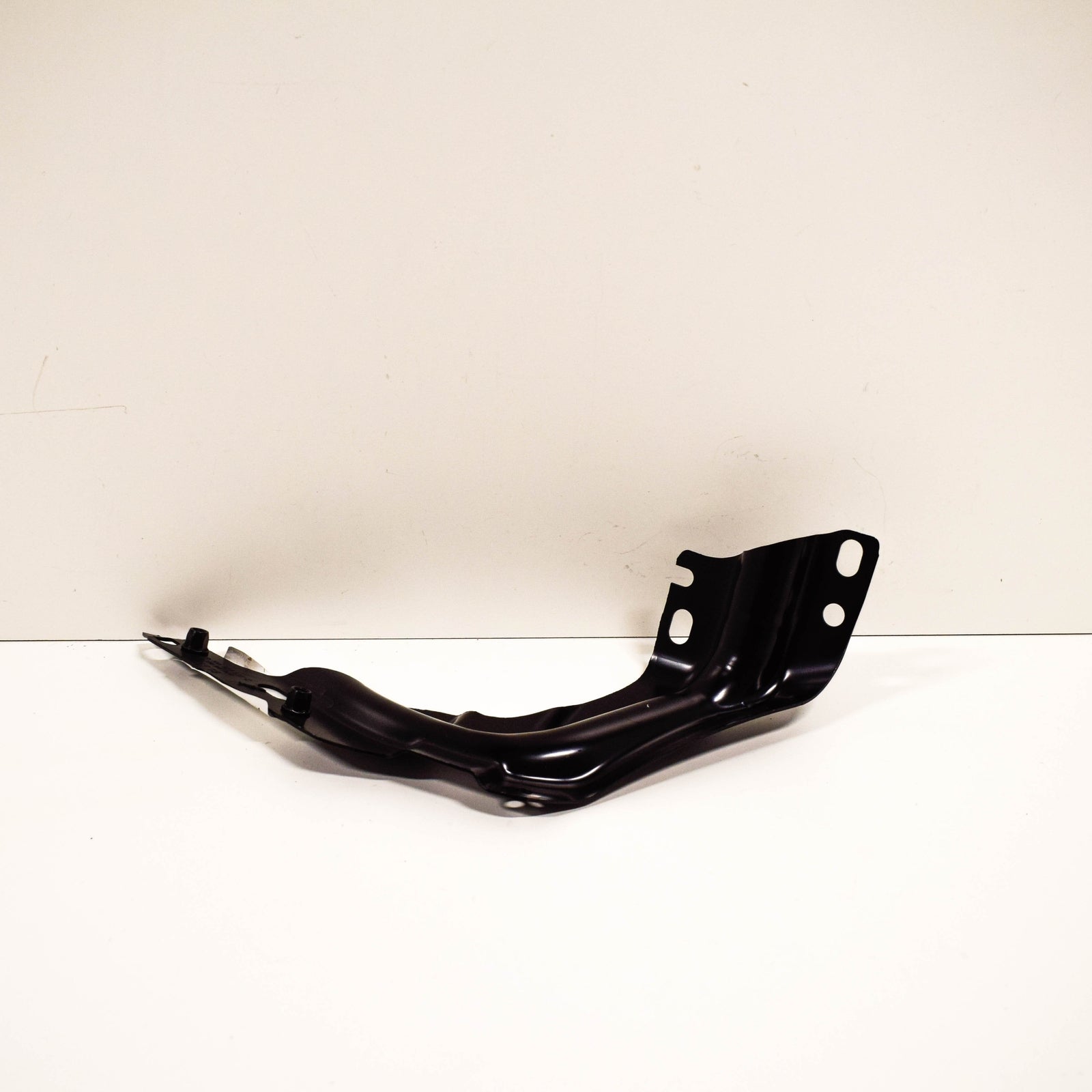 NEW VOLKSWAGEN TIGUAN MK2 FRONT LEFT FENDER WING BRACKET 5NA821135C ORIGINAL