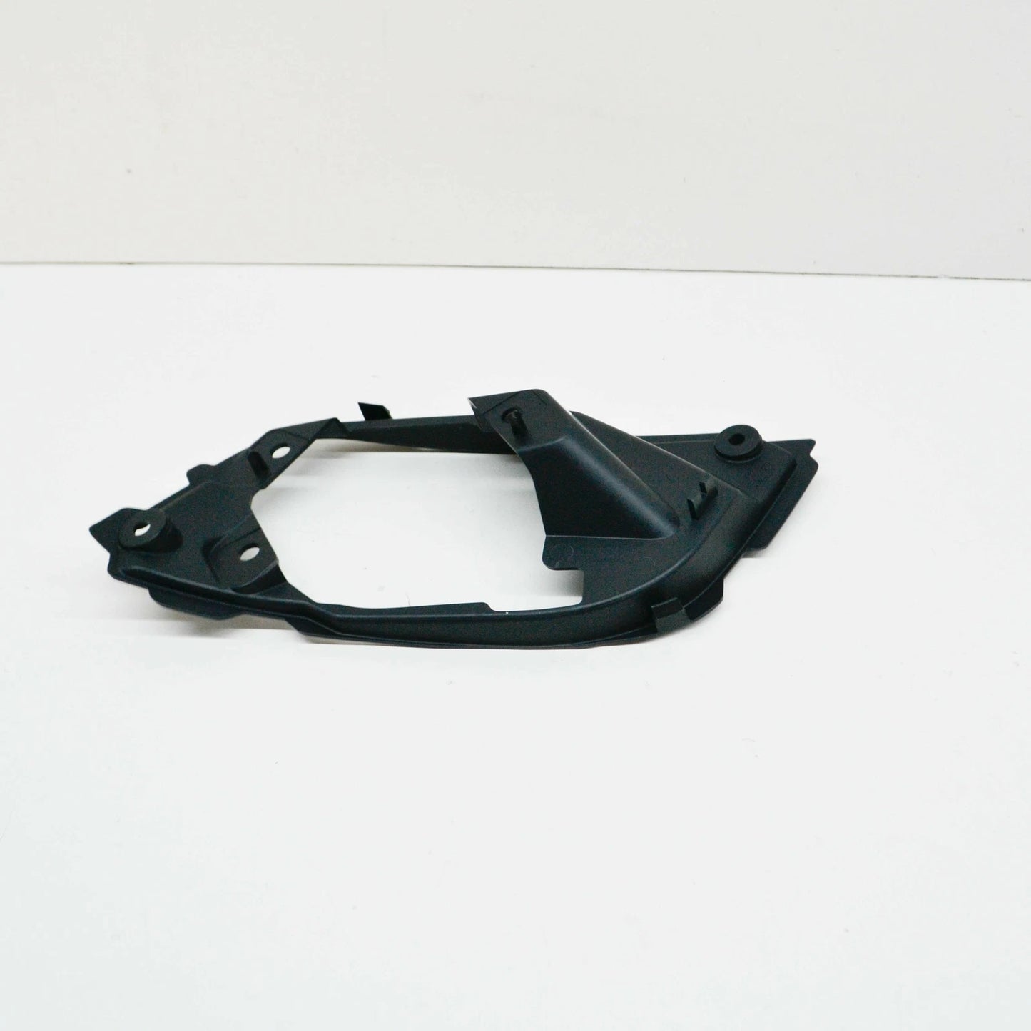 NEW MERCEDES BENZ ML W164 FOG LIGHT RIGHT BRACKET SUPPORT A1648890414