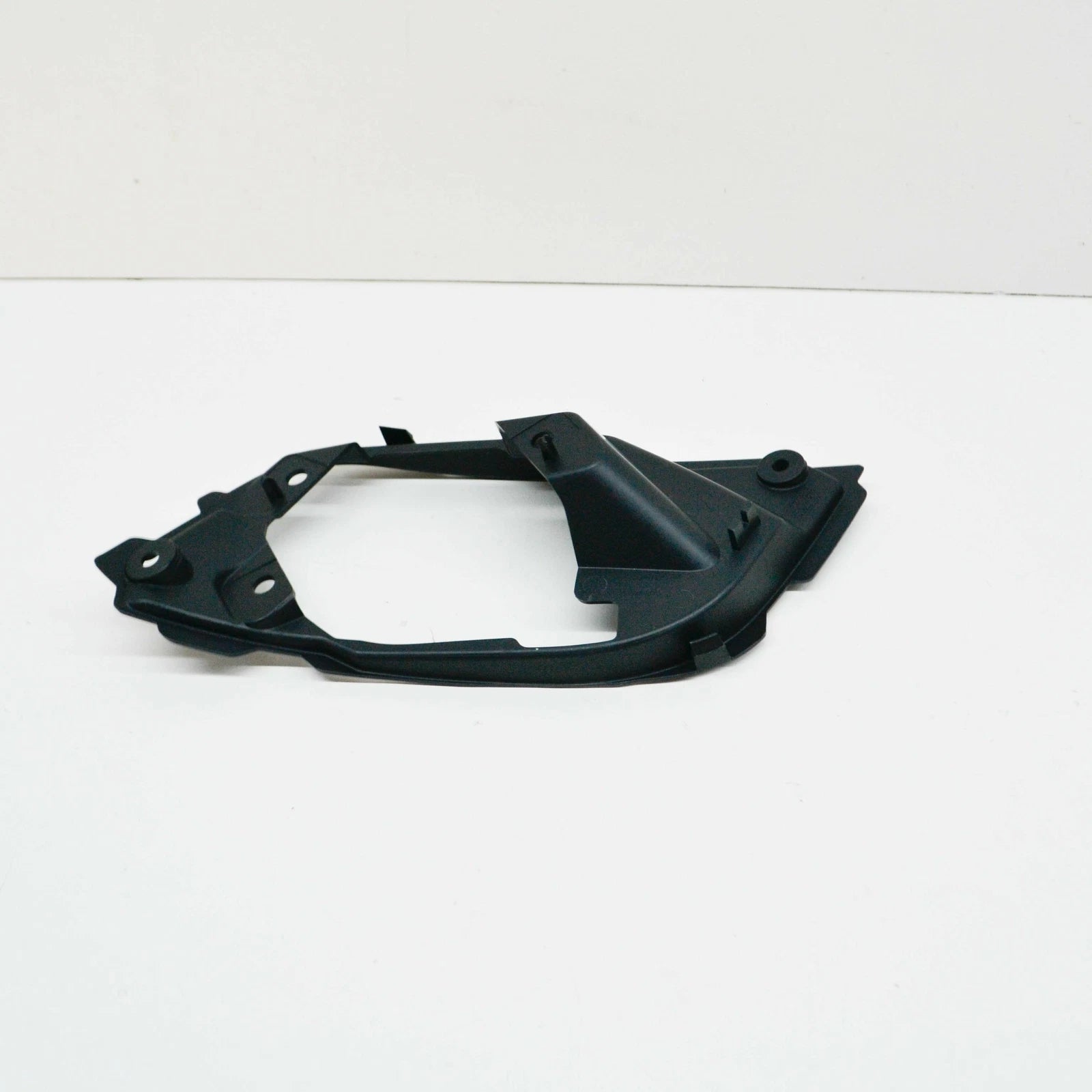 NEW MERCEDES BENZ ML W164 FOG LIGHT RIGHT BRACKET SUPPORT A1648890414