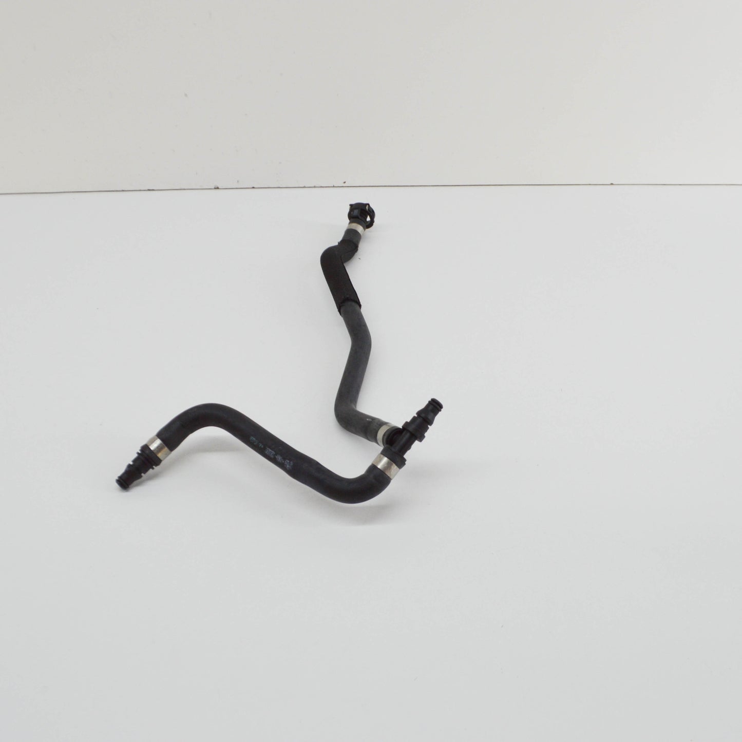 NEW MERCEDES-BENZ E W212 EXPANSION RESERVOIR BLEED LINE A2125013925 ORIGINAL