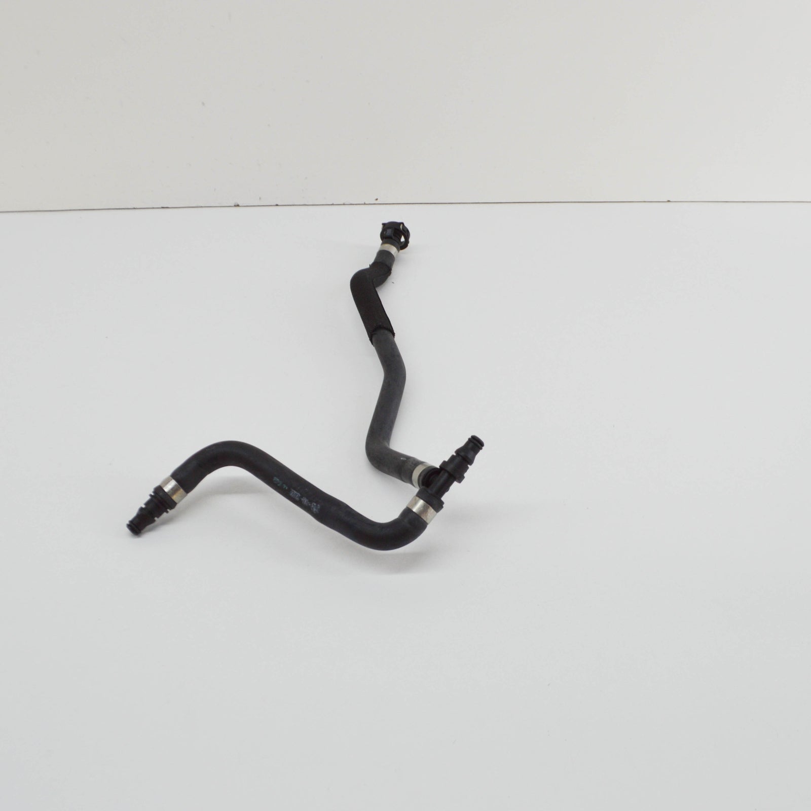 NEW MERCEDES-BENZ E W212 EXPANSION RESERVOIR BLEED LINE A2125013925 ORIGINAL