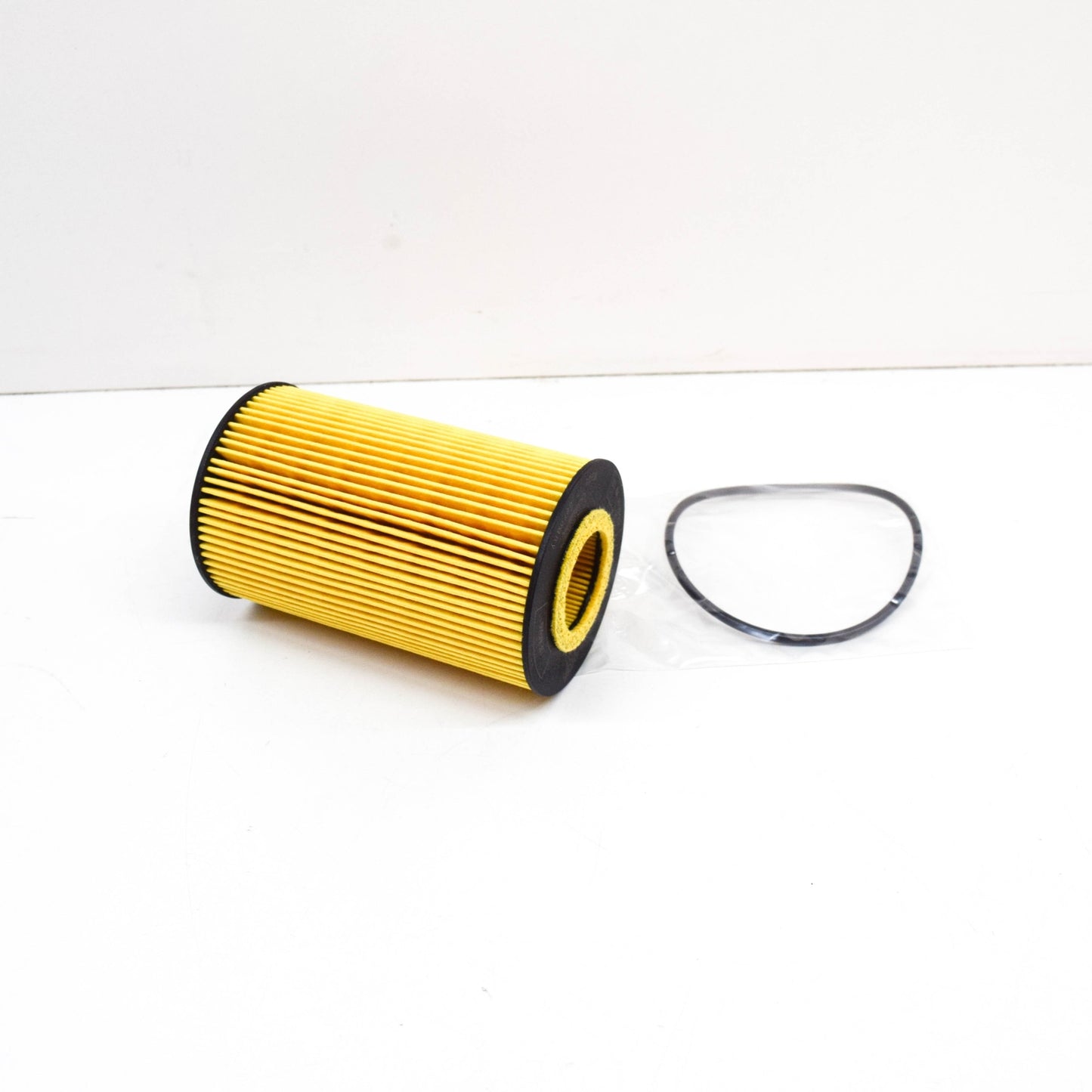 NEW MERCEDES-BENZ E 63 AMG W212 OIL FILTER A0001803009 ORIGINAL