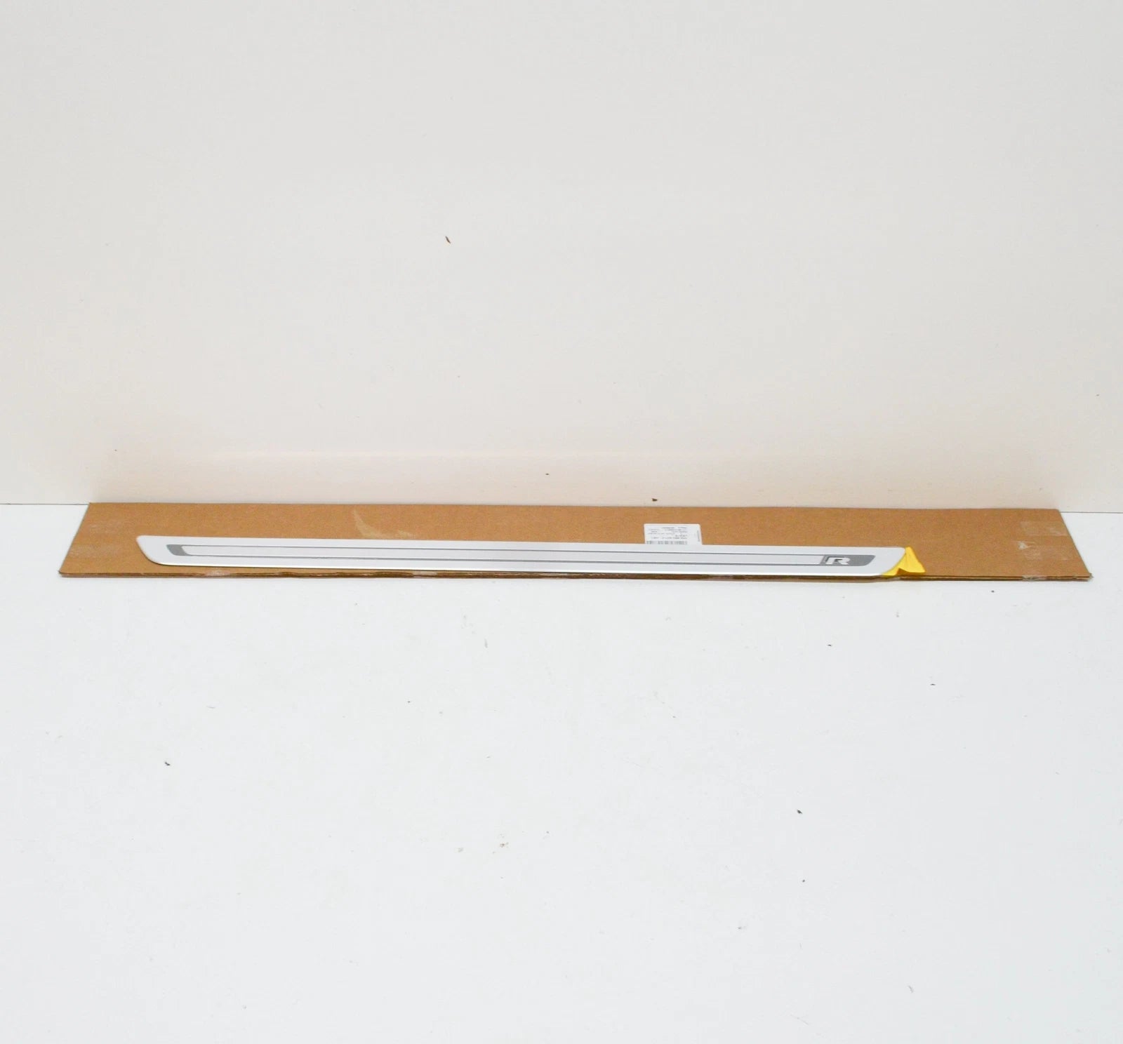 NEW VW SCIROCCO 137 R FRONT LEFT DOOR ENTRY SILL STRIP 1K8853537CHE1 ORIGINAL