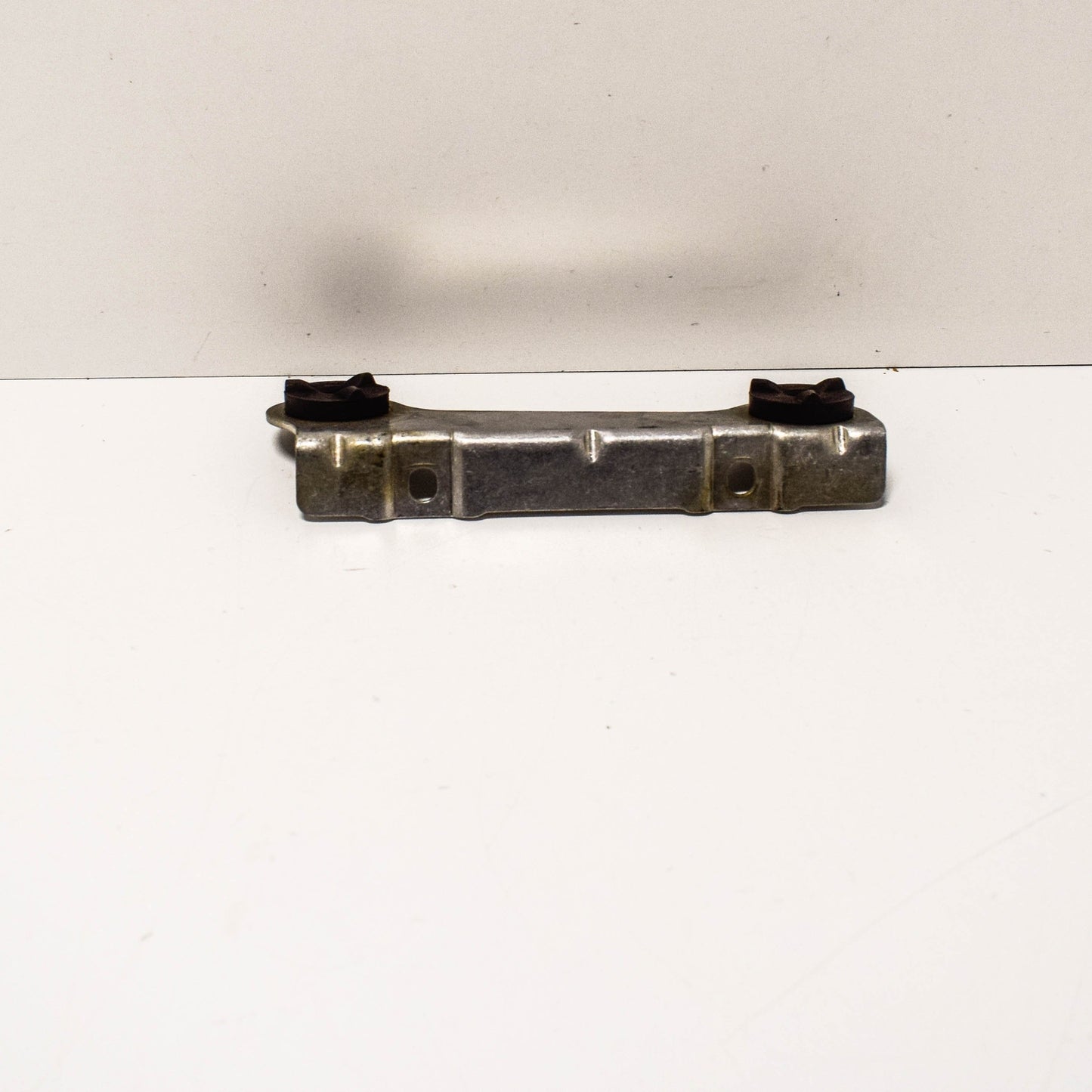 NEW MERCEDES BENZ SLS AMG C197 LEFT TOP OIL COOLER BRACKET A1975003231 ORIGINAL