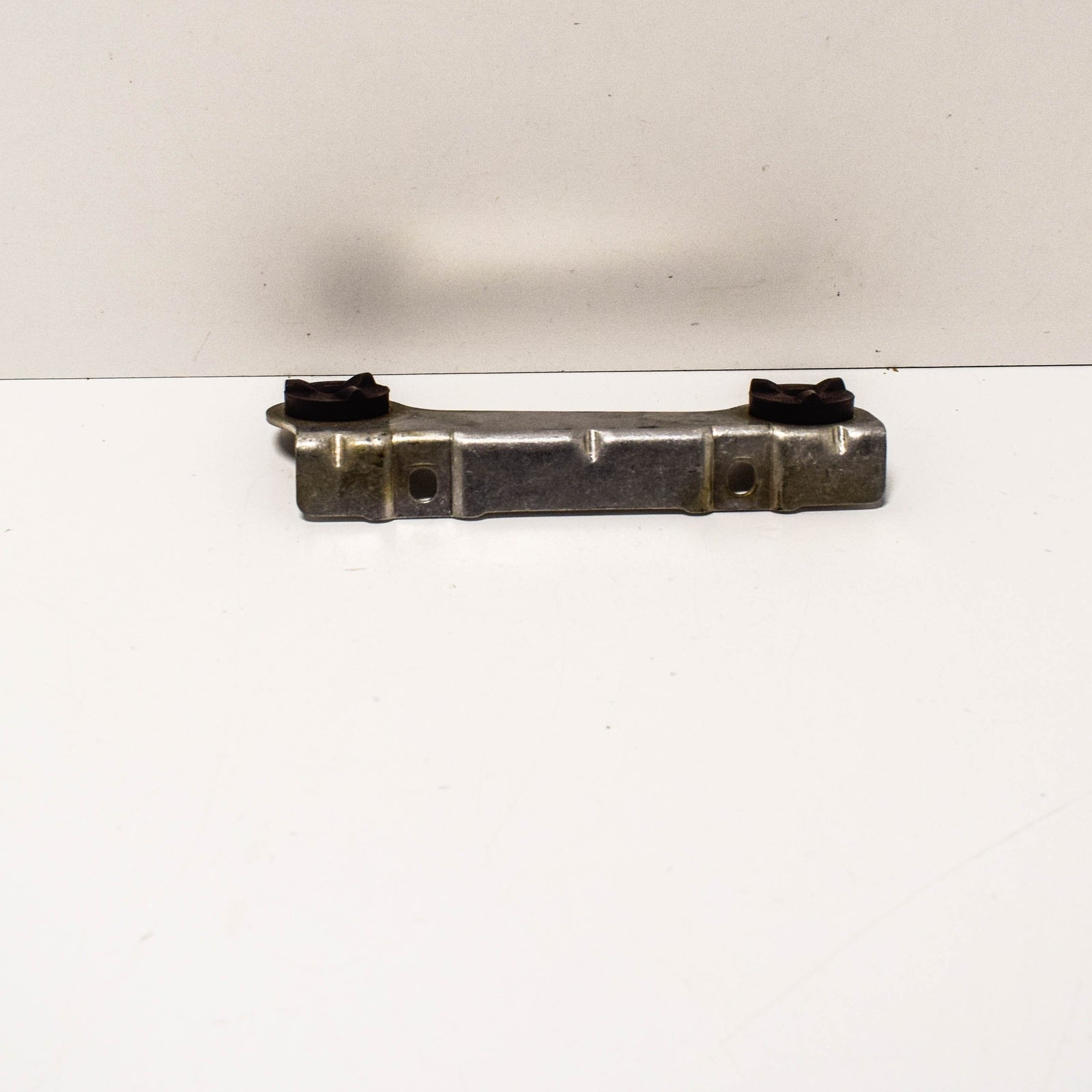 NEW MERCEDES BENZ SLS AMG C197 LEFT TOP OIL COOLER BRACKET A1975003231 ORIGINAL