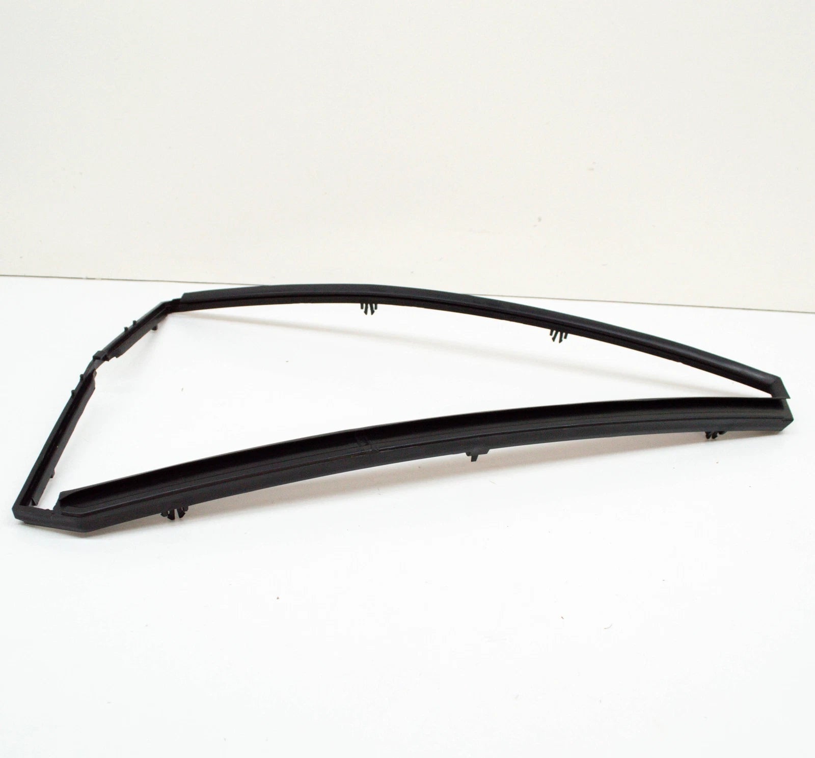 NEW BMW X5 E53 REAR LEFT DOOR WINDOW FIXED FRAME 51348402575 8402575 ORIGINAL