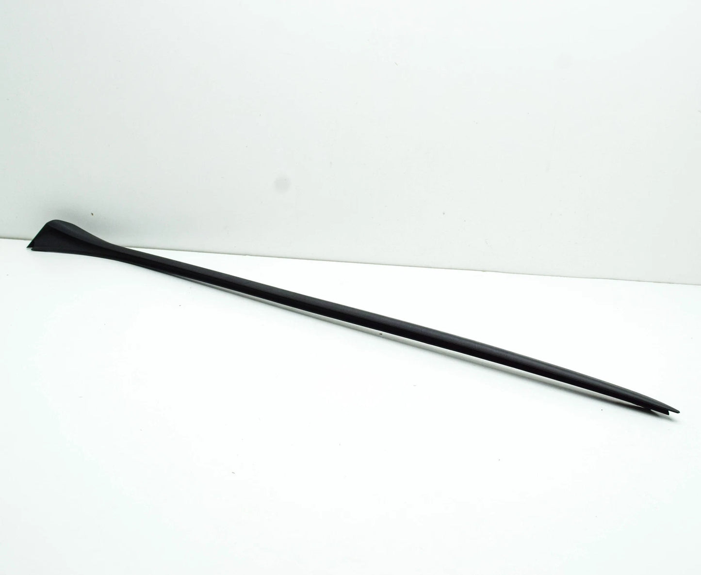 NEW AUDI E-TRON SPORTBACK FRONT RIGHT WINDSHIELD WATER DEFLECTOR 4KE8543289B9