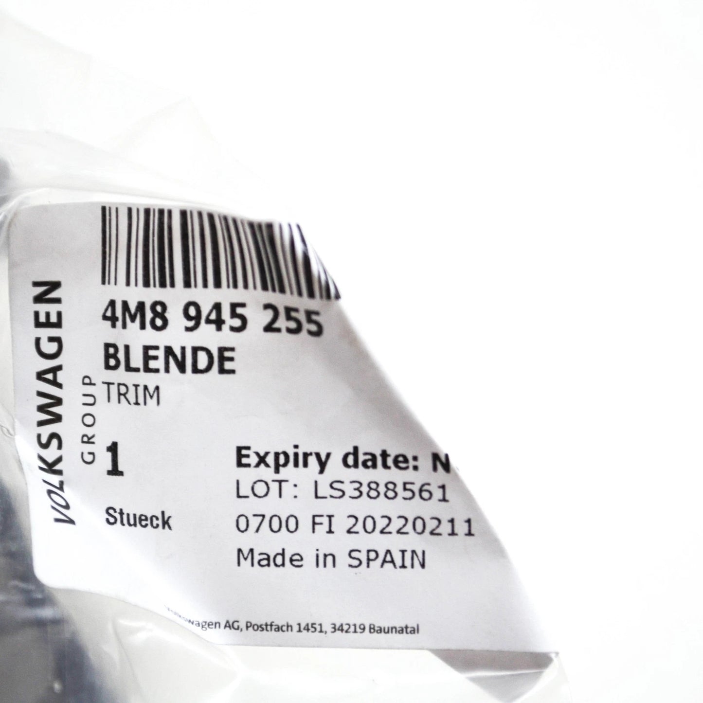 NEW AUDI Q8 REAR LEFT TAILLIGHT COVER TRIM ON LIFTGATE 4M8945255 ORIGINAL