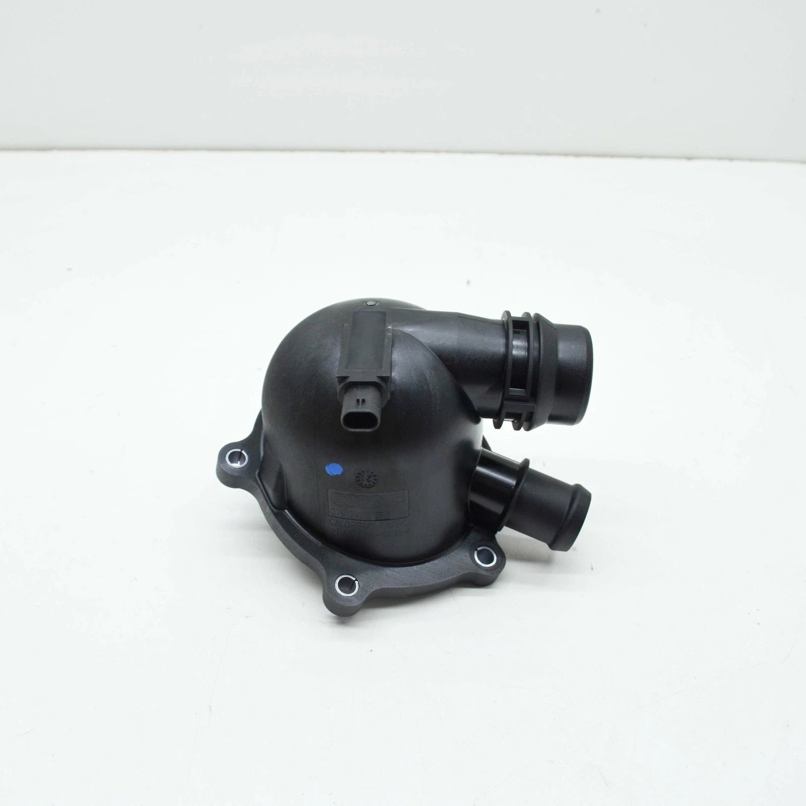 NEW AUDI A6 AVANT C7 ENGINE COOLING THERMOSTAT 079121115BL ORIGINAL