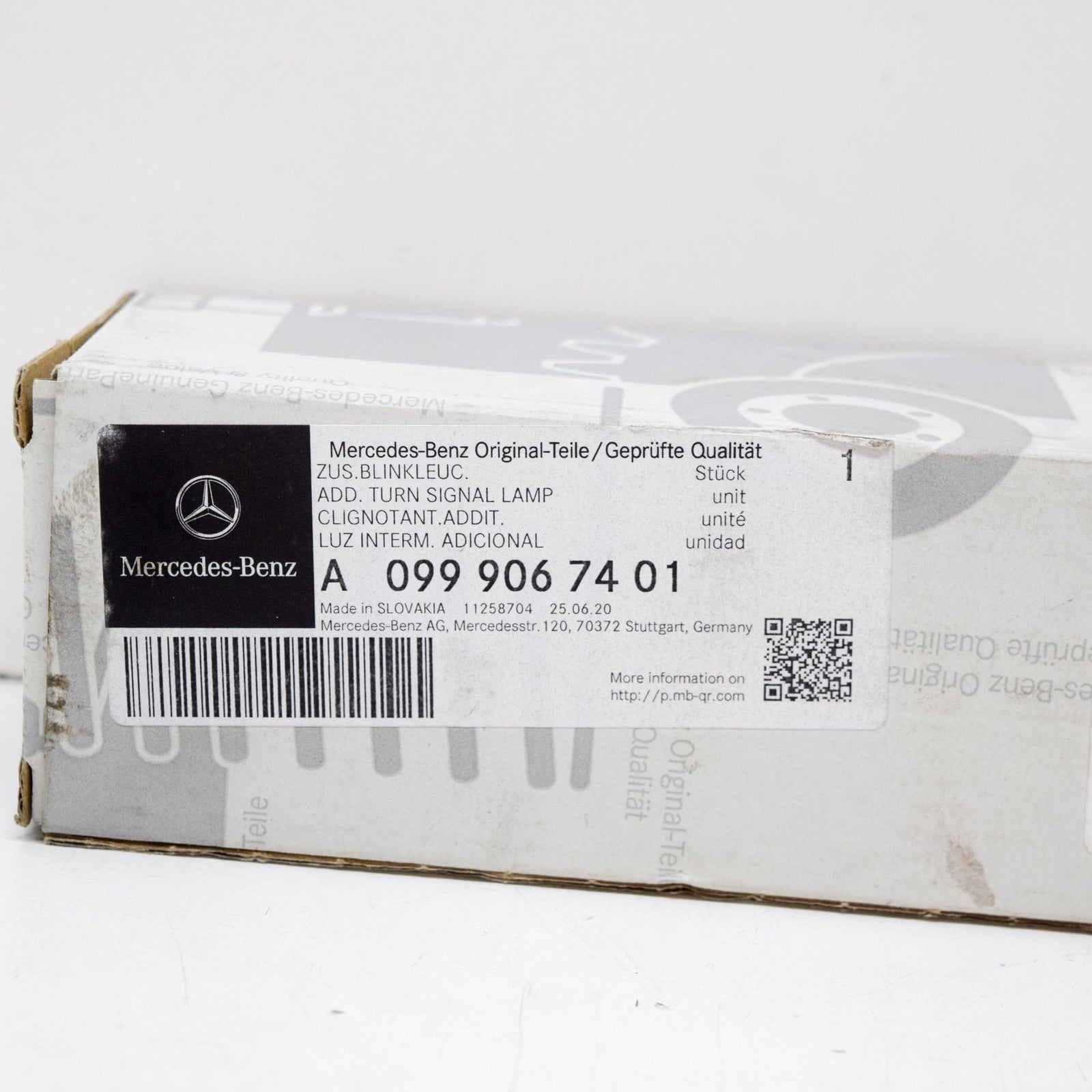 NEW MB C-CLASS W205 RIGHT WING MIRROR TURN INDICATOR A0999067401 2016 ORIGINAL