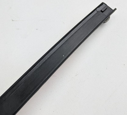 new ford mondeo mk2 front windscreen surround retainer right 1305442 original